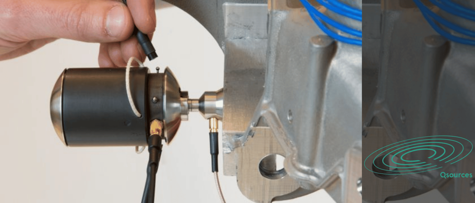 Qish integral shaker directly mounted on a structure with aligned excitation axis