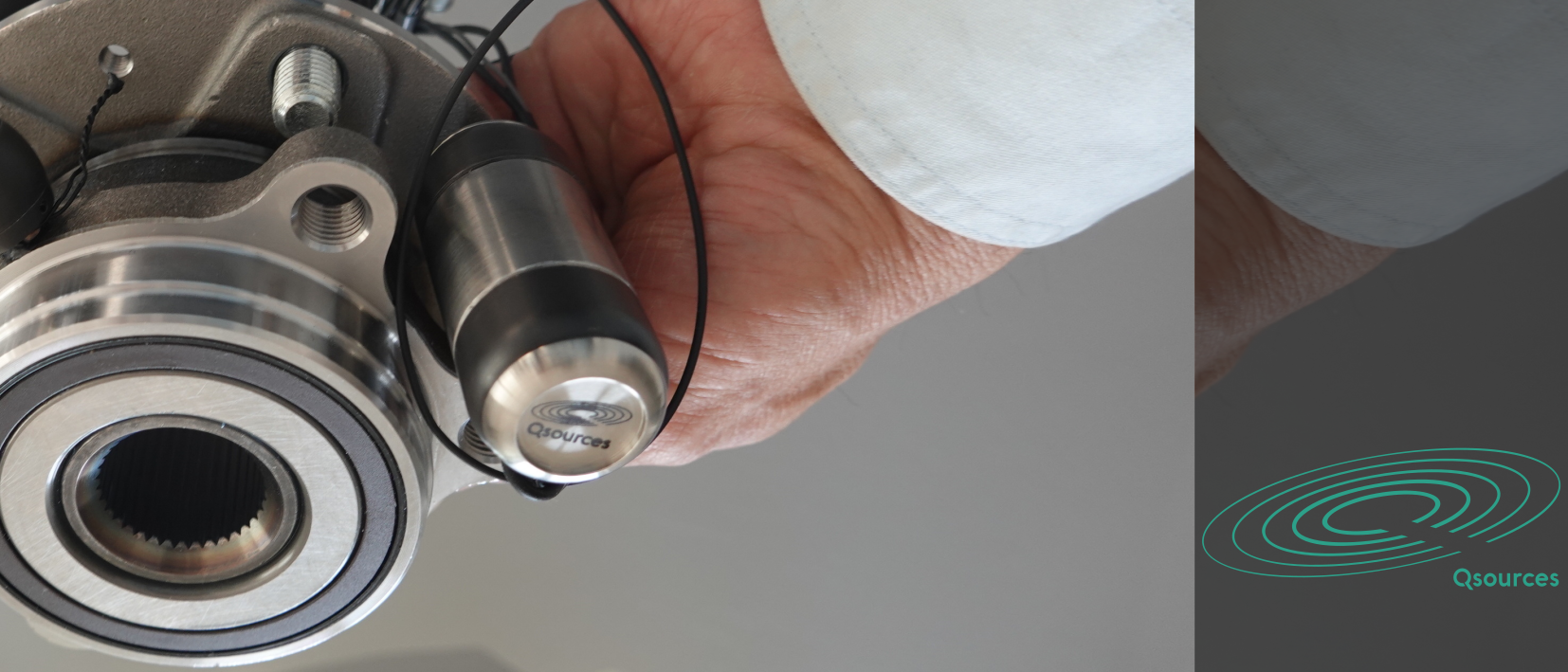 Qwis wide-range integral shaker for structural excitation with integrated sensors