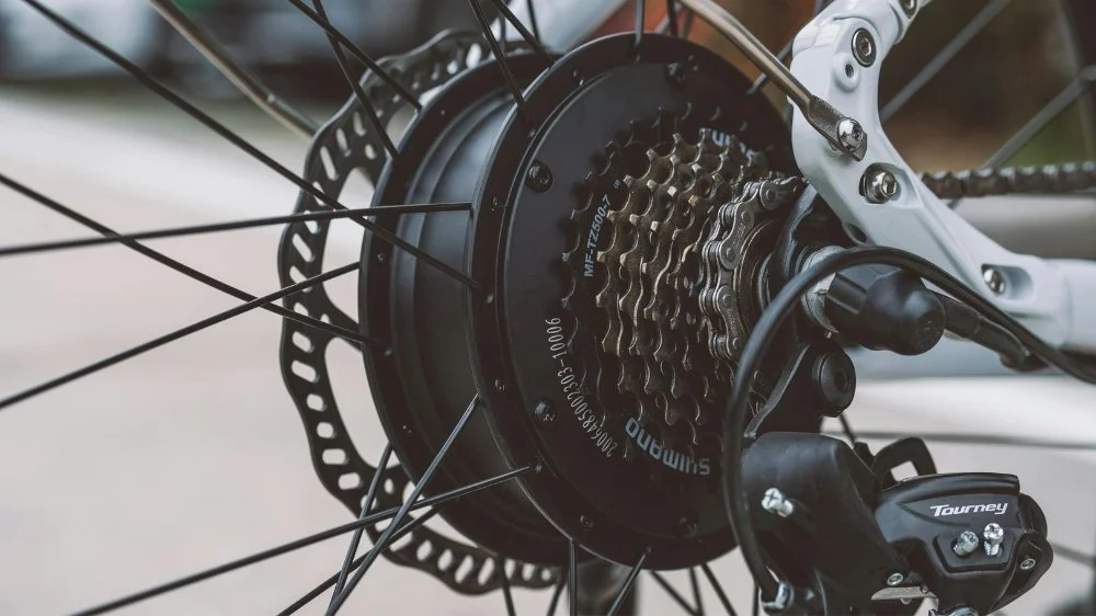 E-bike rear hub and gear interface for motor integration vibration transfer analysis