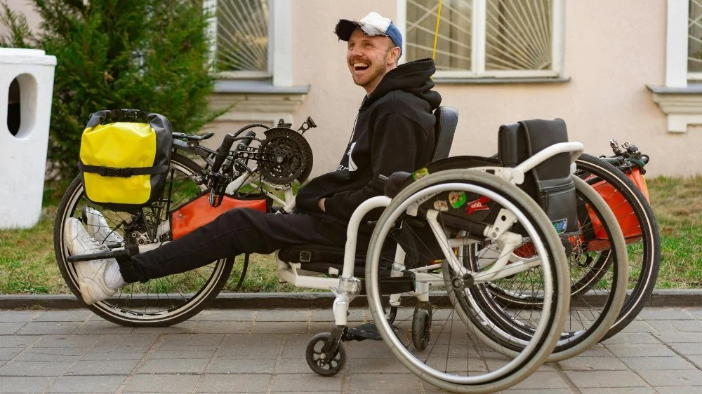 Adaptive mobility device context for quietness and vibration comfort evaluation