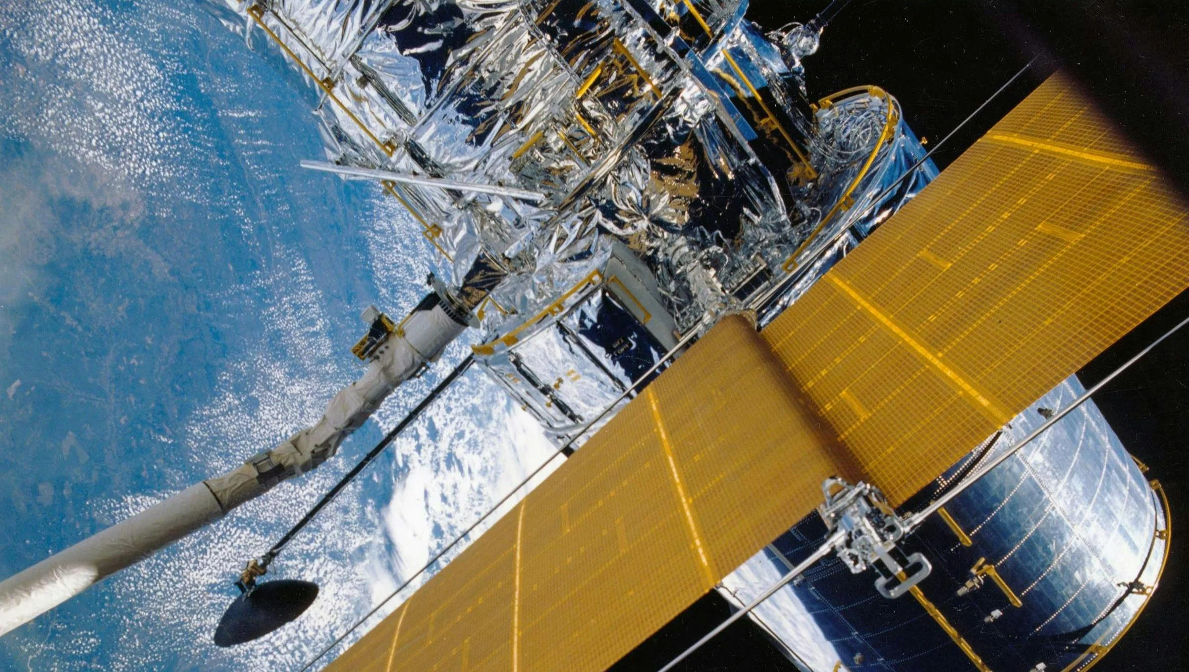 Deployable solar arrays and thin panels: vibration and acoustic fatigue risk during launch
