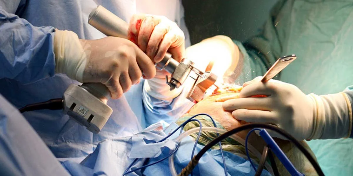 Medical power tool: tactile vibration control and experimental modal analysis context