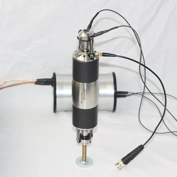 Qtmp thumper shaker with sensor cabling for repeatable vibration excitation measurements