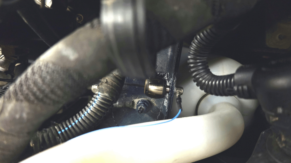 High-frequency shaker on vehicle setup for structural sensitivity and TPA support