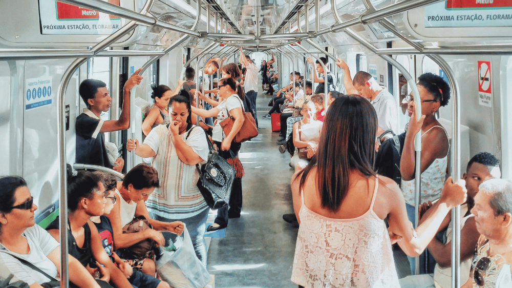 Crowded train cabin context for speech intelligibility and interior noise evaluation