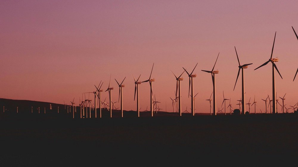 Clean electric power noise and vibration testing for wind turbines and transformers