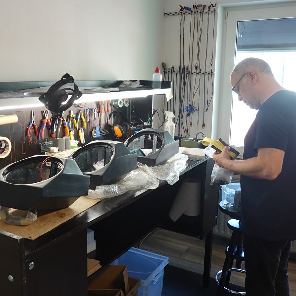 Production of acoustic excitation source housings at Qsources