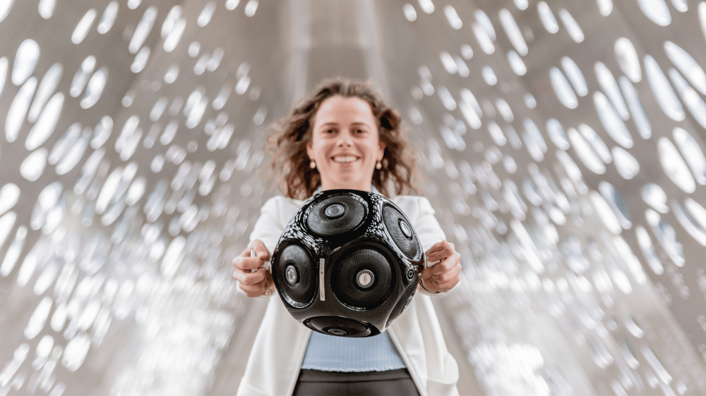 Portable dodecahedron sound source for efficient on-site building acoustics measurements