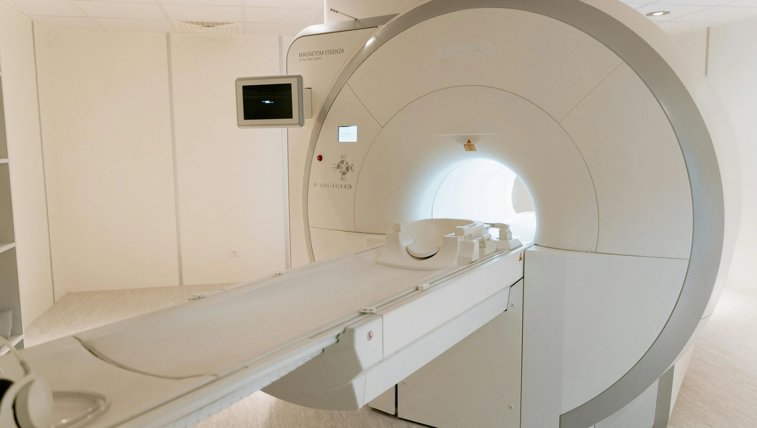 MRI scanner noise and vibration measurement context for FRF and modal testing