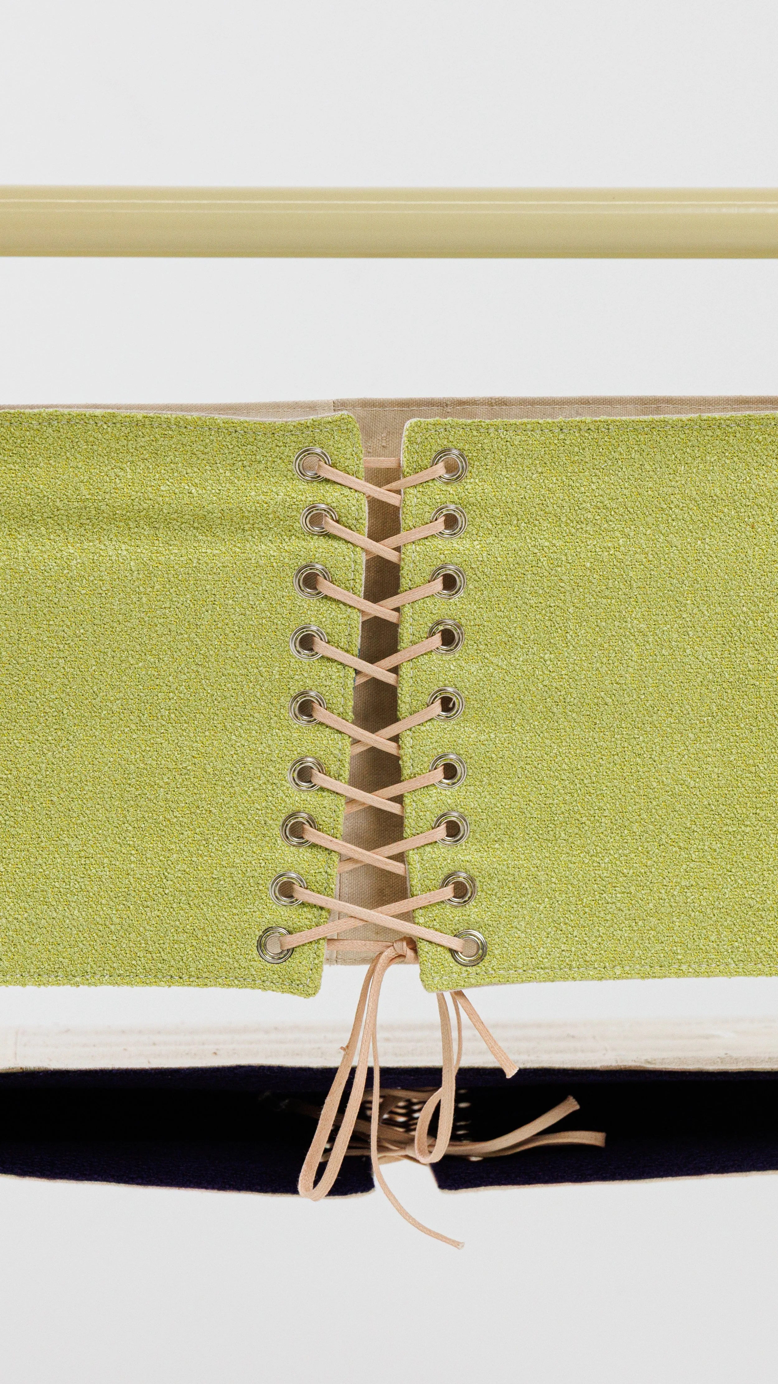 ChairE-commdetail-1.jpg