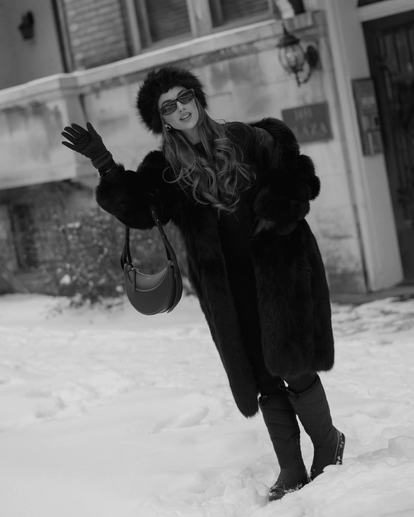 Snow Day ❄️🦌 

I just posted some Snow Day Minis on my story! Make sure to check it out and reserve your time slot if you&rsquo;d like to book some snow photos 🩵
