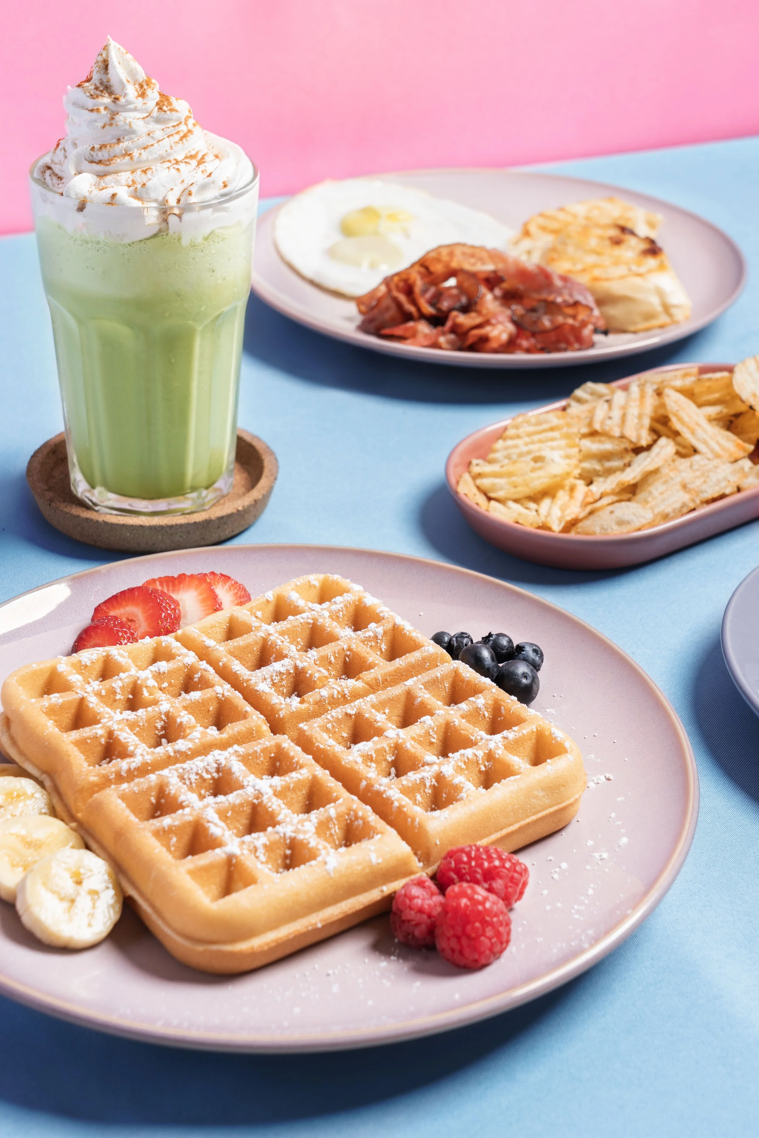 waffle con matcha frapé copy.jpg