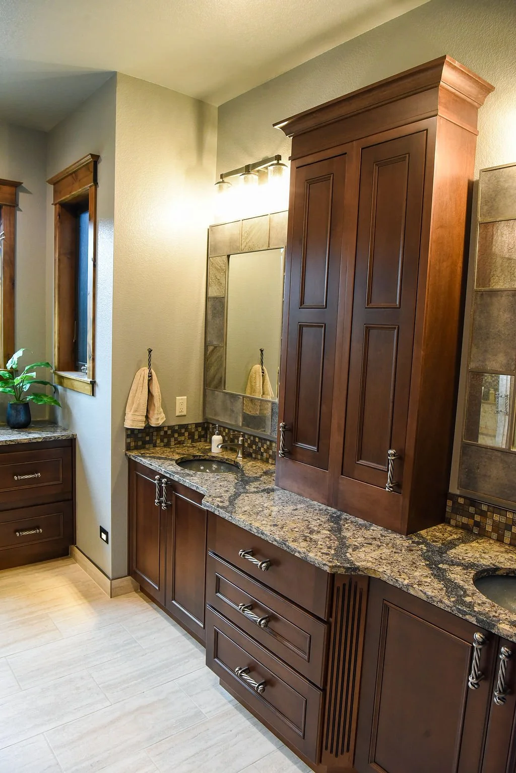 Primary Suite: bathroom