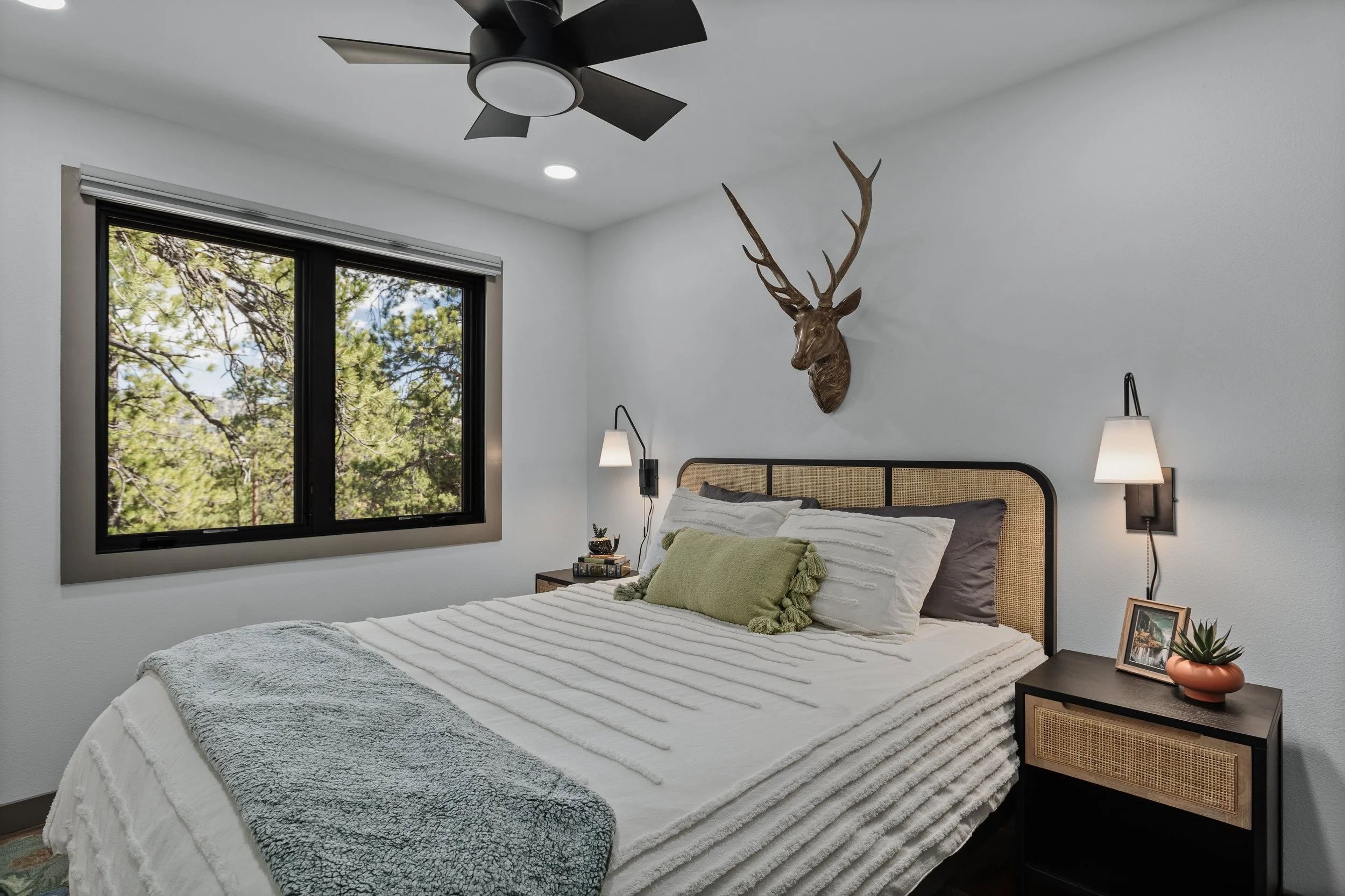 Secondary Bedroom I