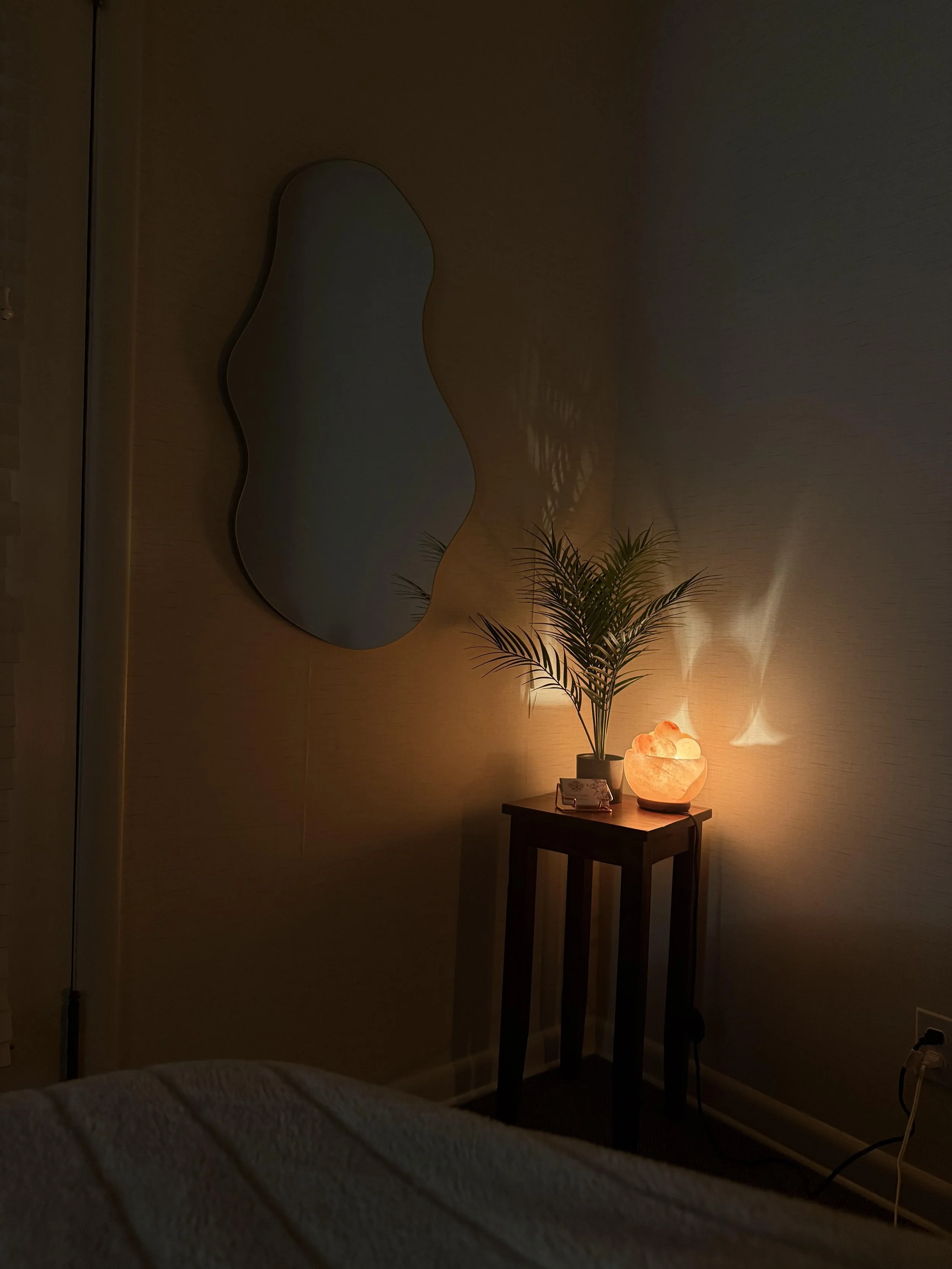 Salt lamp in massage room
