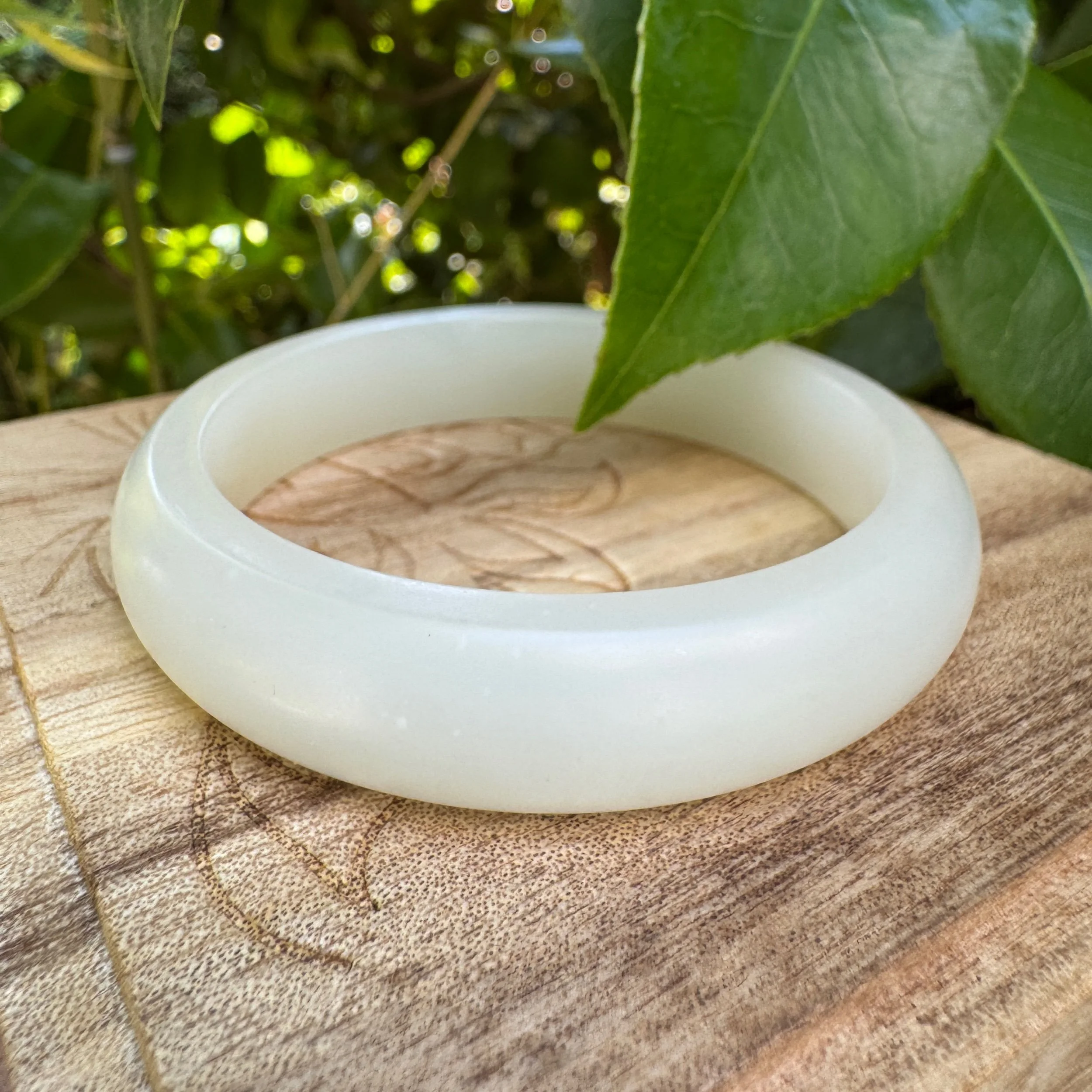 Certified Natural Xinjiang Qiemo Hetian White & Sugar Nephrite Jade Bangle – 54.7mm