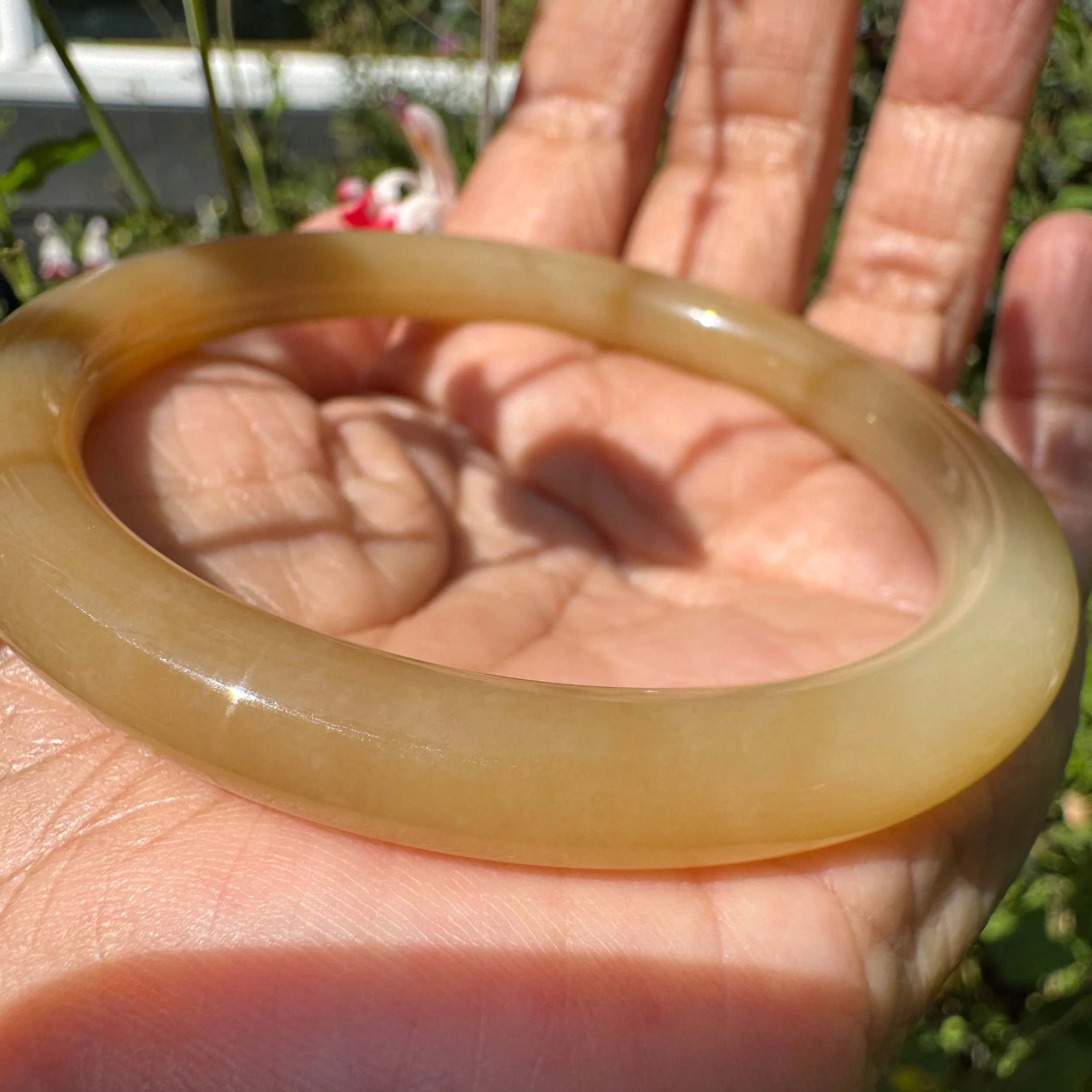 Charming natural honey brown of a top quality Hetian sugar nephrite jade bangle bracelet