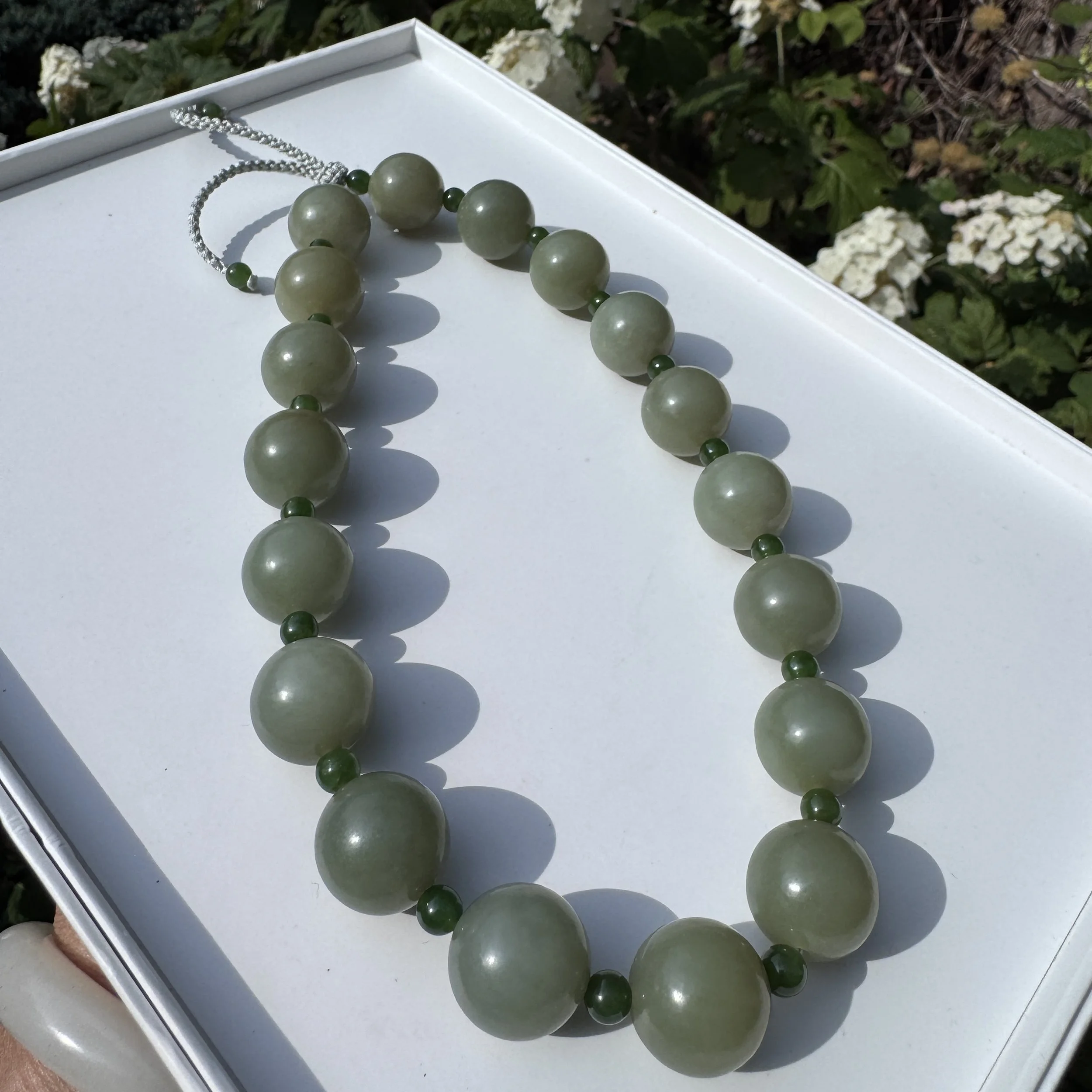 Green Nephrite jade 18mm beads necklace