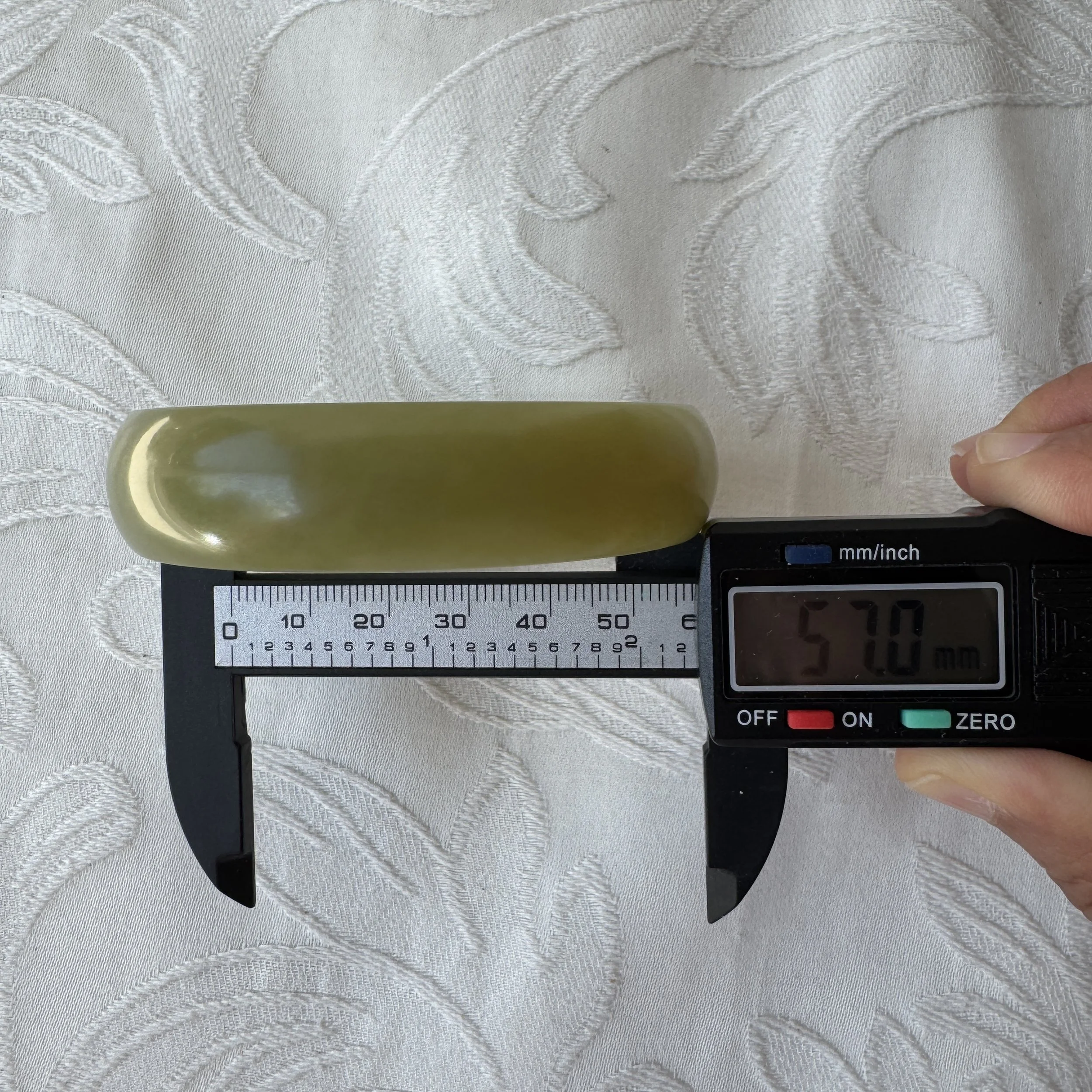 Yellow nephrite jade- jademastervancouver.com