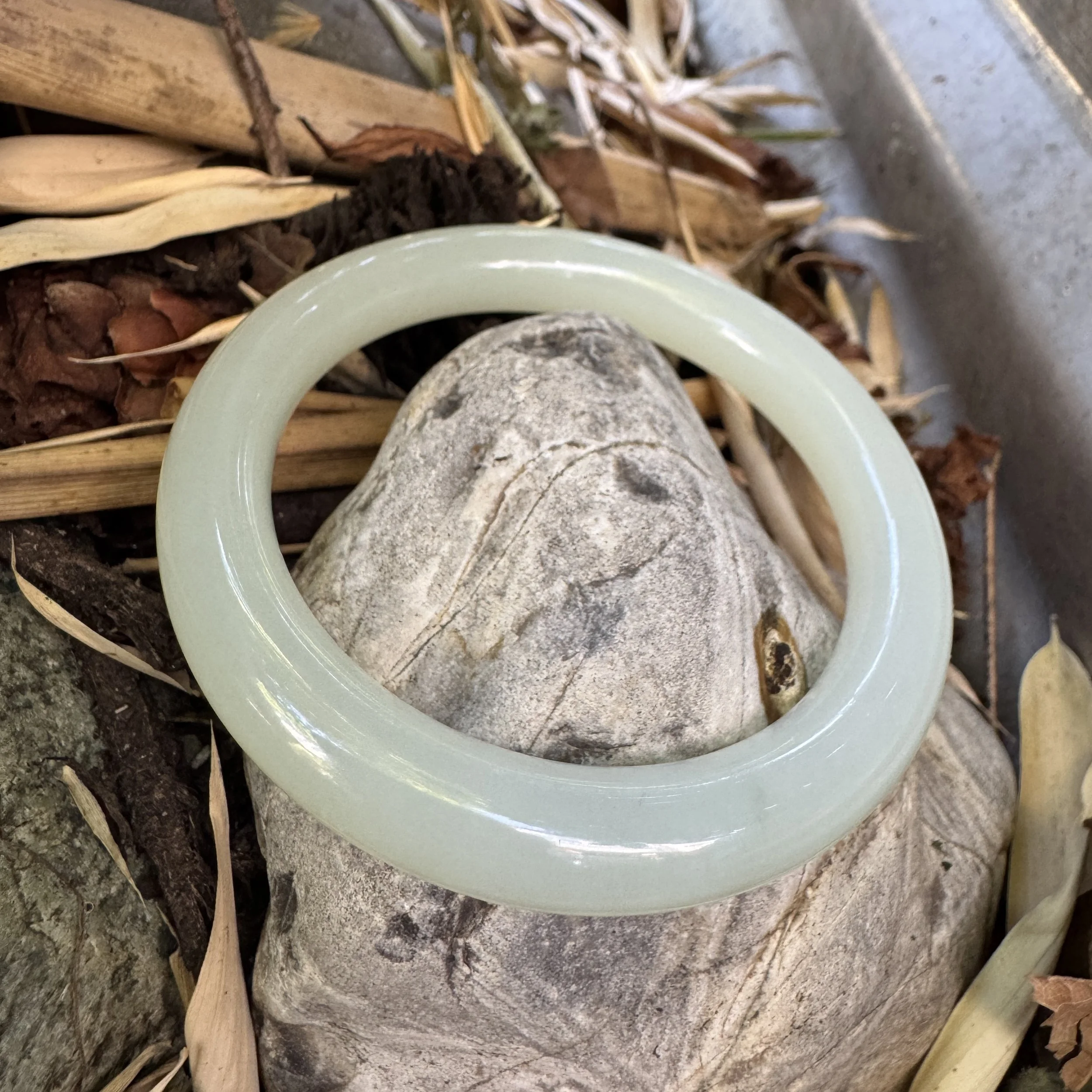 Siberian white nephrite jade- jademastervancouver.com