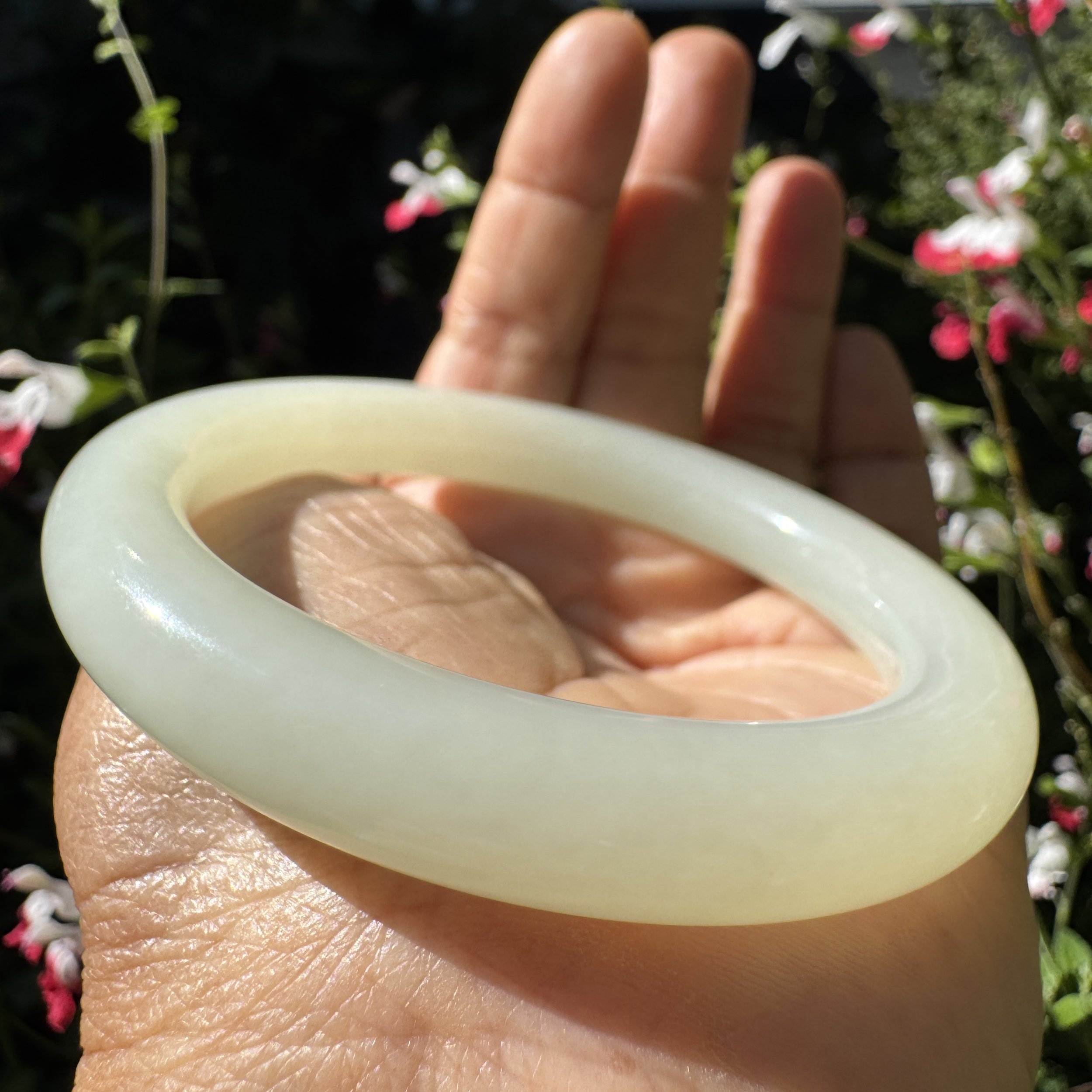 Siberian white nephrite jade- jademastervancouver.com