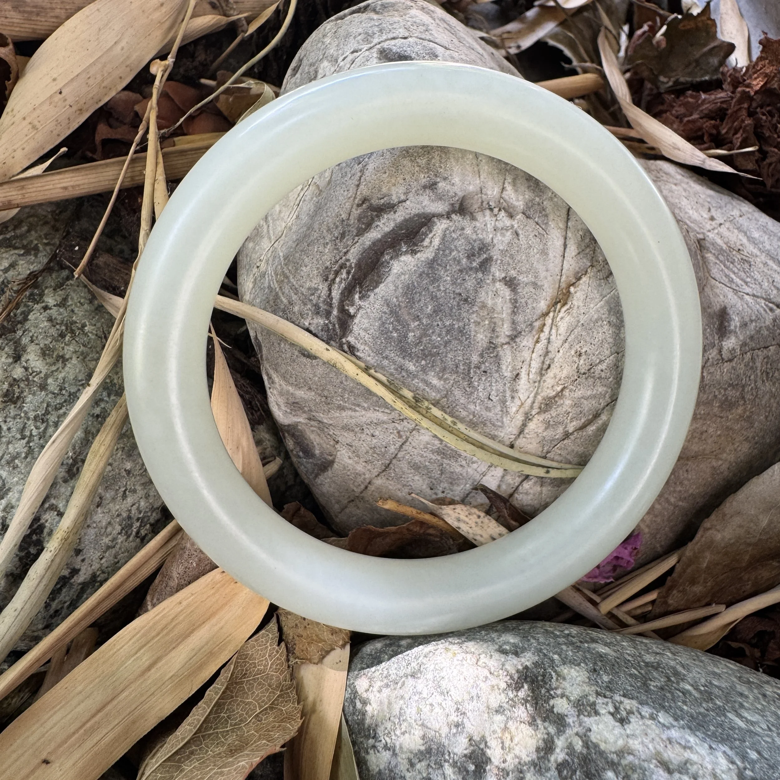 Xinjiang Nephrite jade bangle-jademastervancouver.com