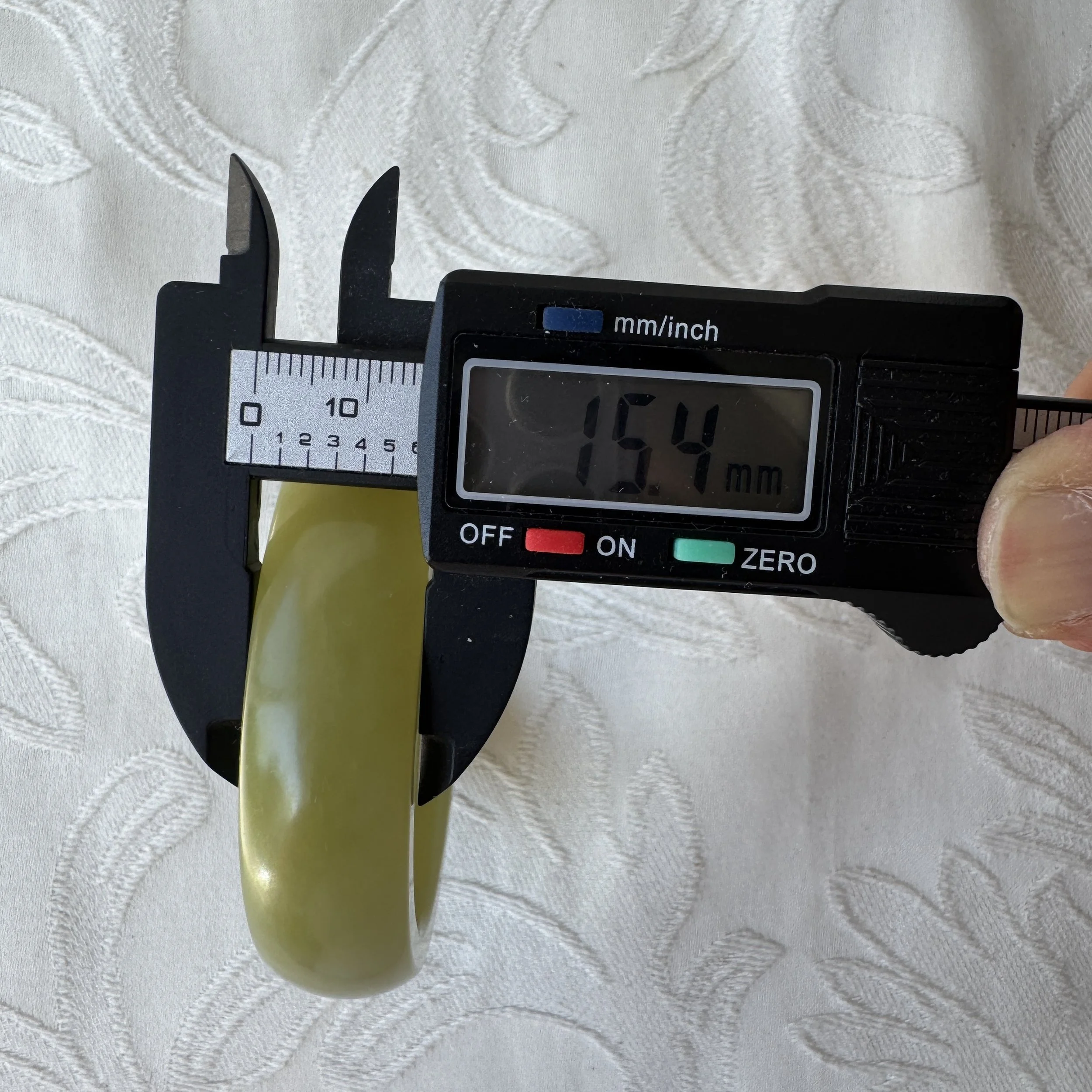 Yellow nephrite jade- jademastervancouver.com