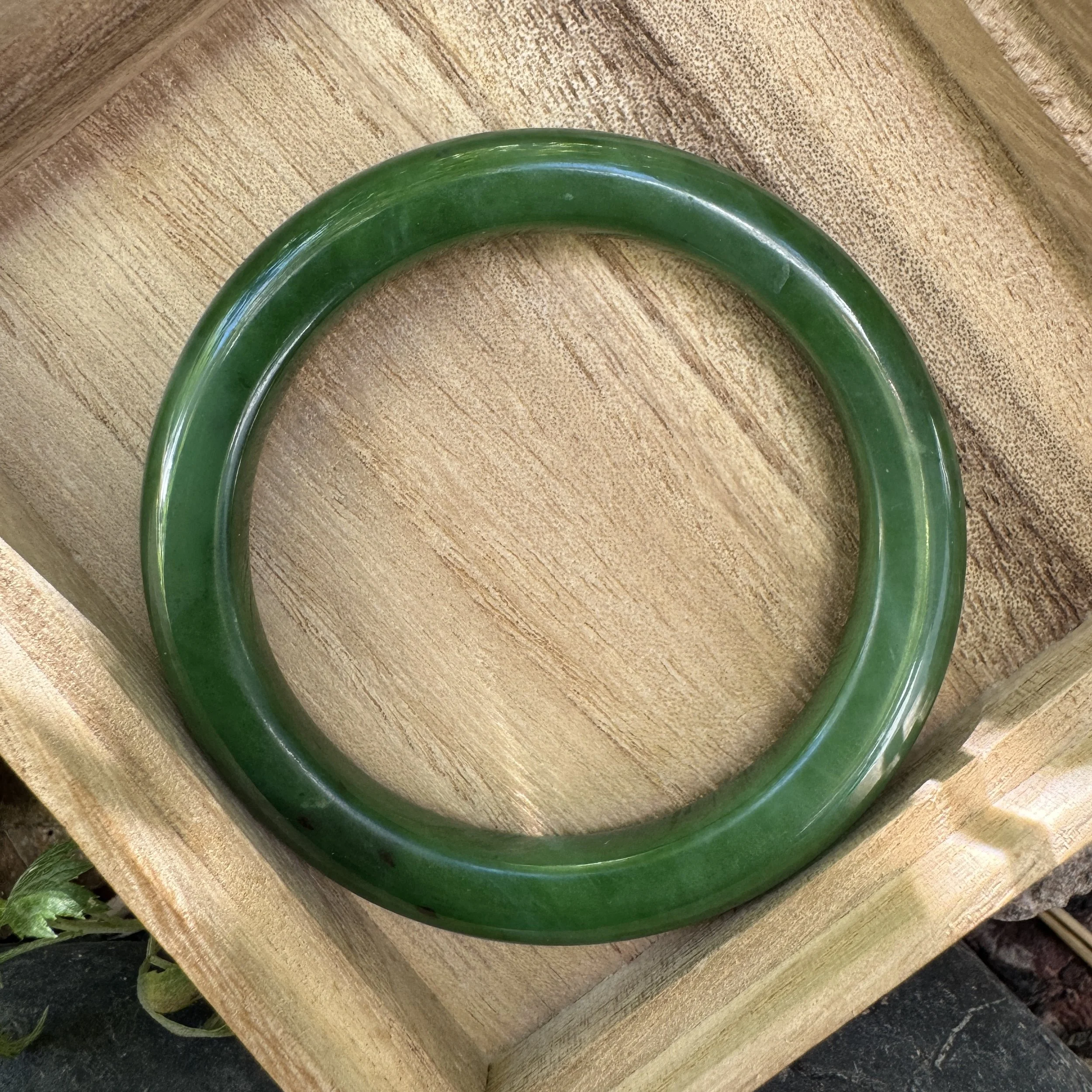 Siberian green nephrite jade- jademastervancouver.com