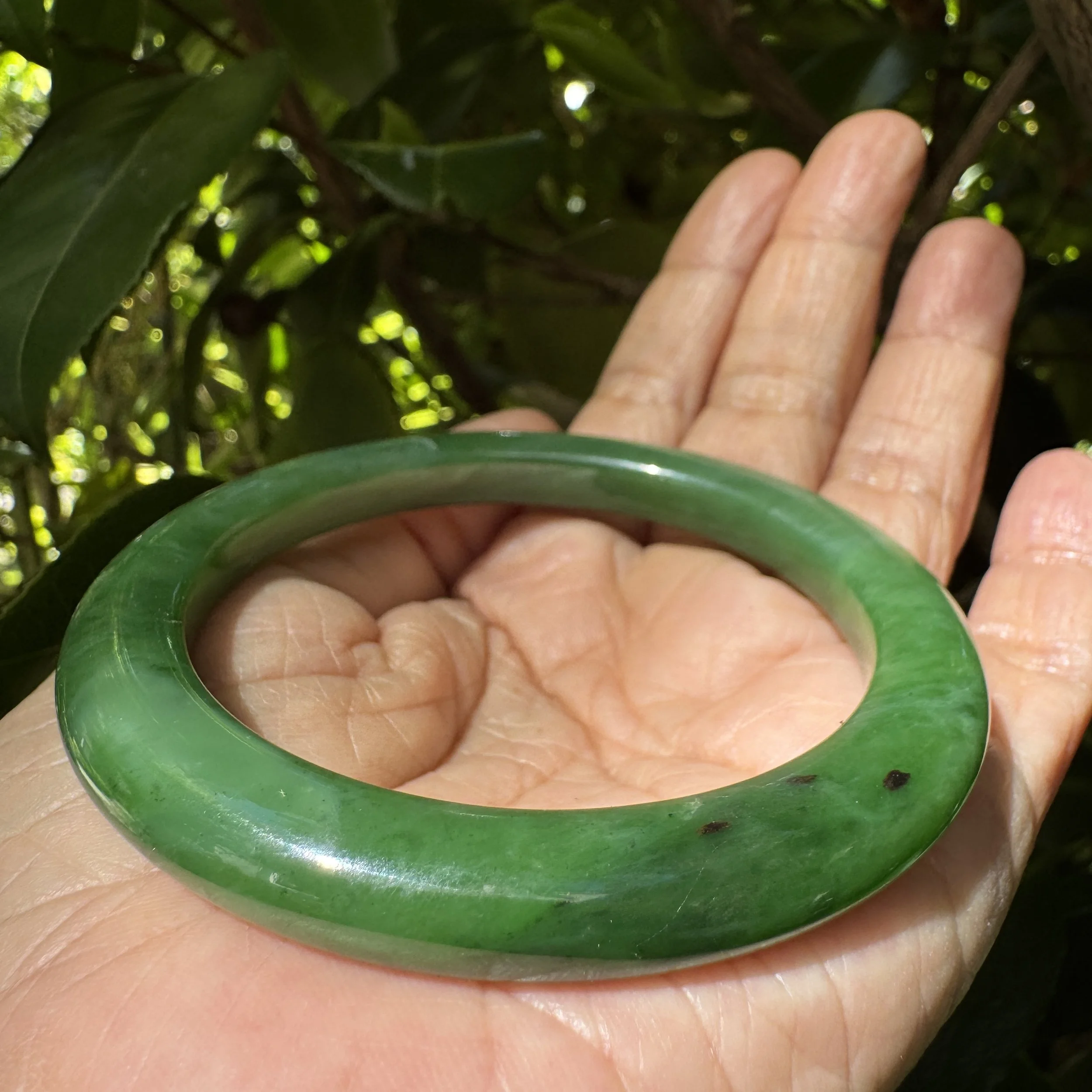 Siberian green nephrite jade- jademastervancouver.com