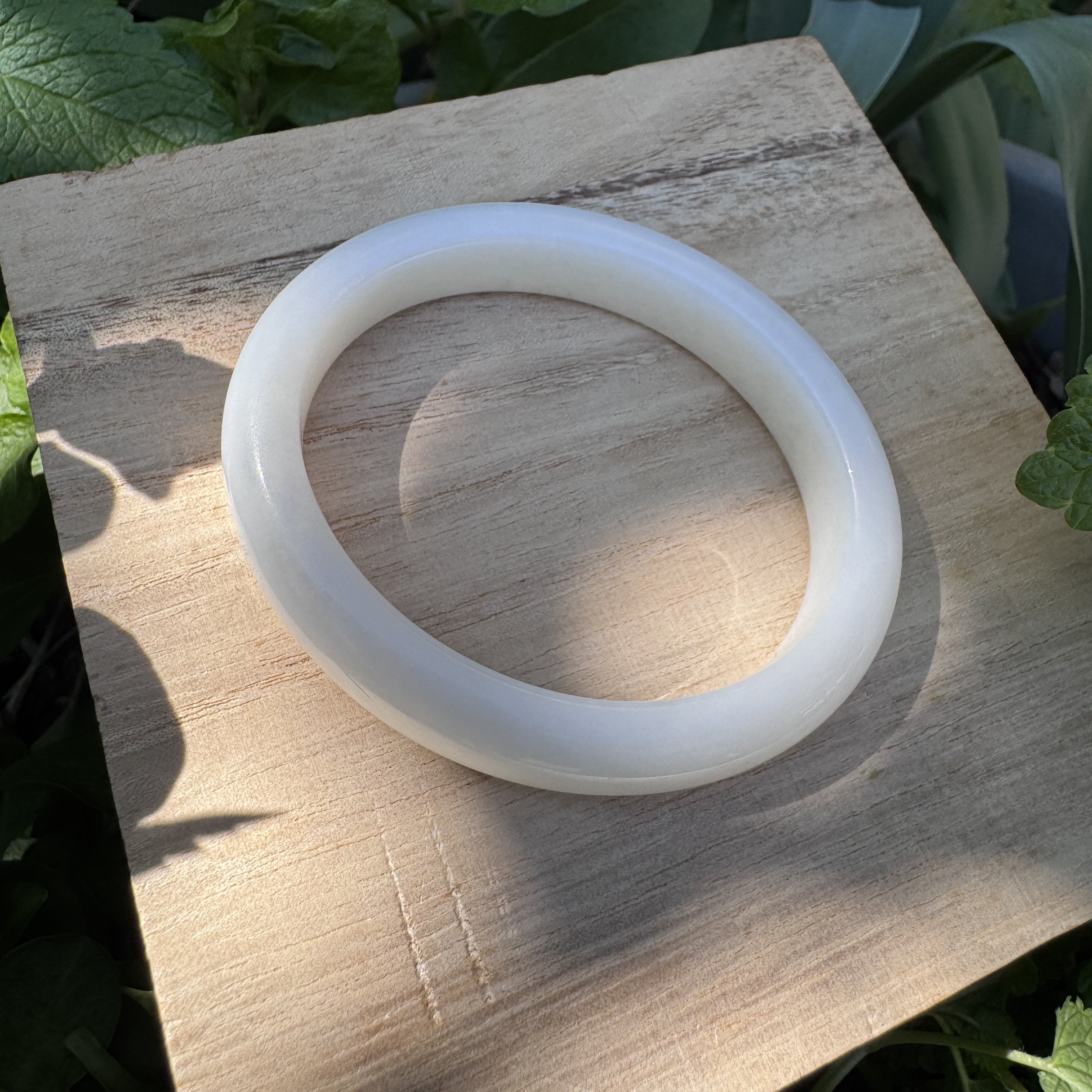 High quality Hetian ivory white nephrite bangle bracelet (54.7 mm) - unique oval shape (princess)