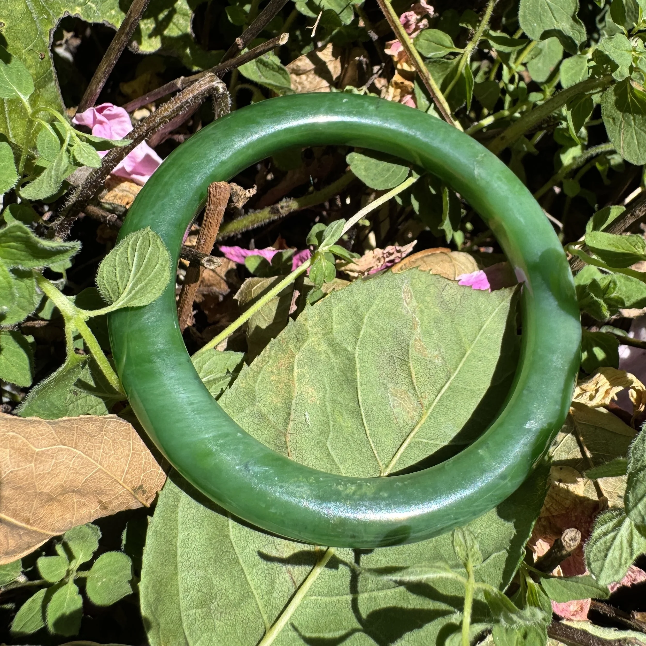 Siberian green nephrite jade- jademastervancouver.com