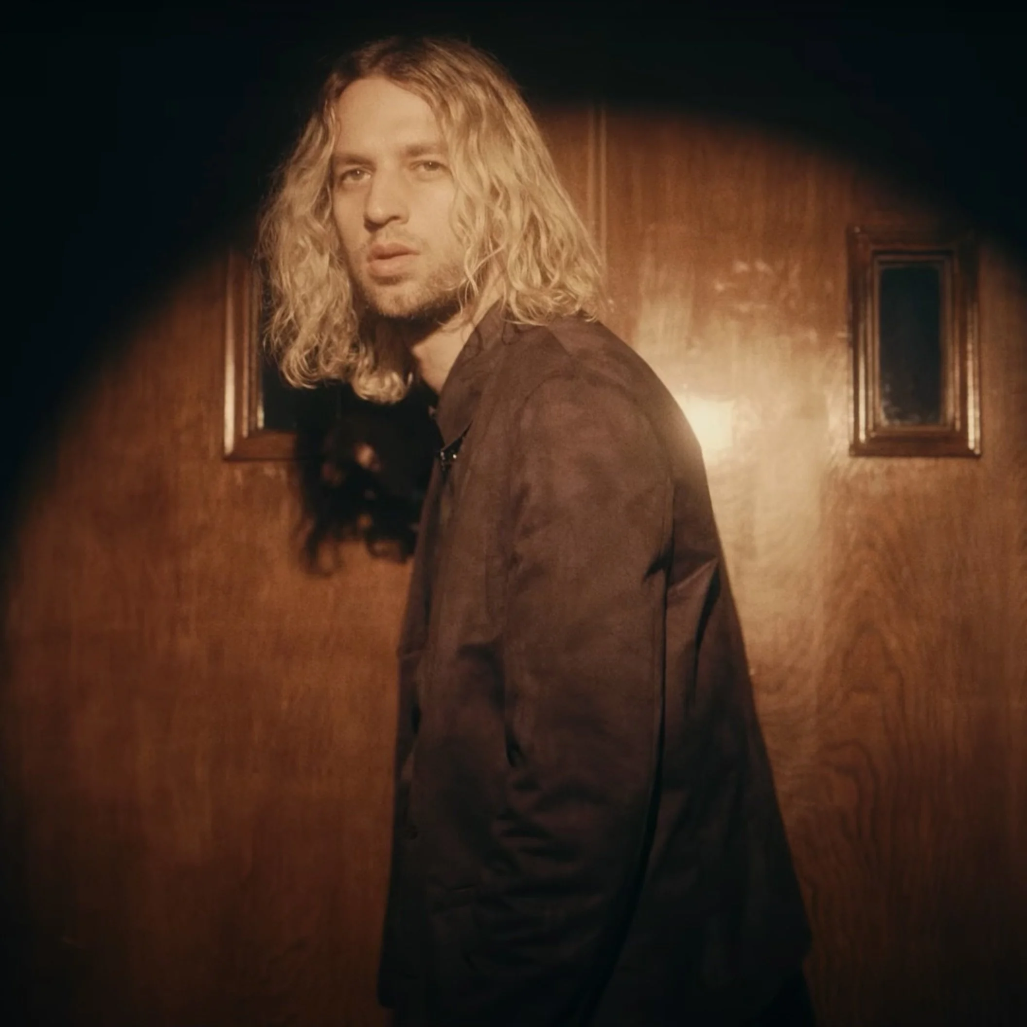 Johan Lenox — No One Gets Me ft. RMR 