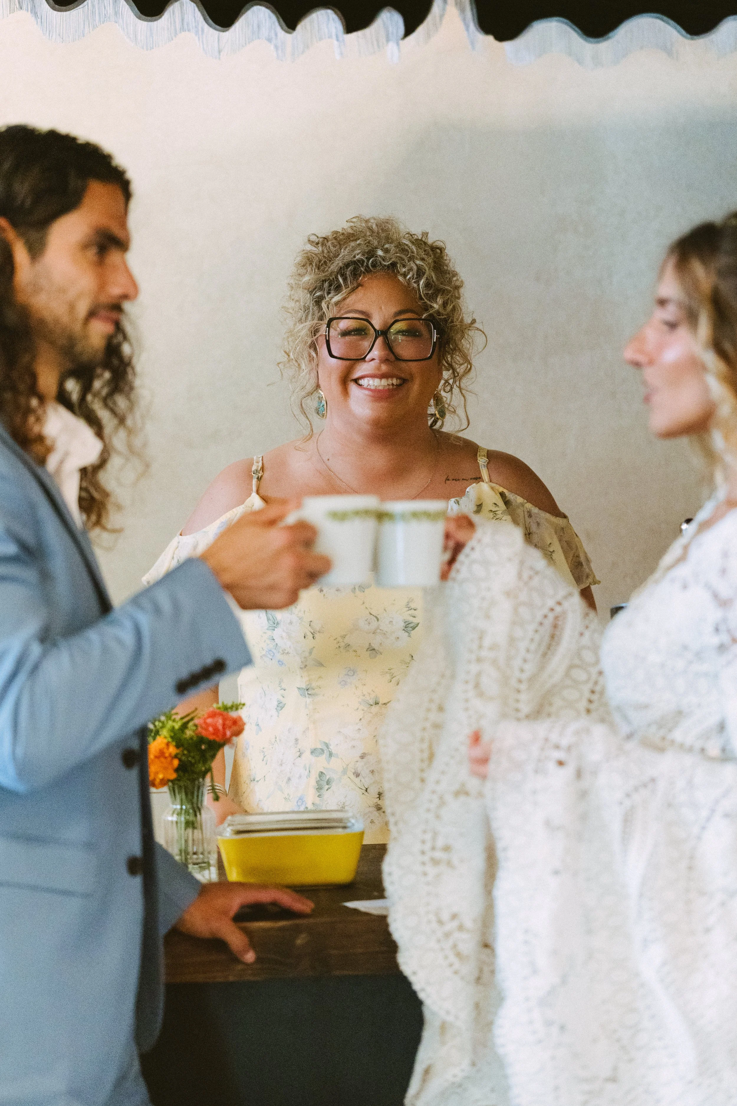 bride and groom enjoying coffee from Dallas Cafe Con Corazon Coffee Cart