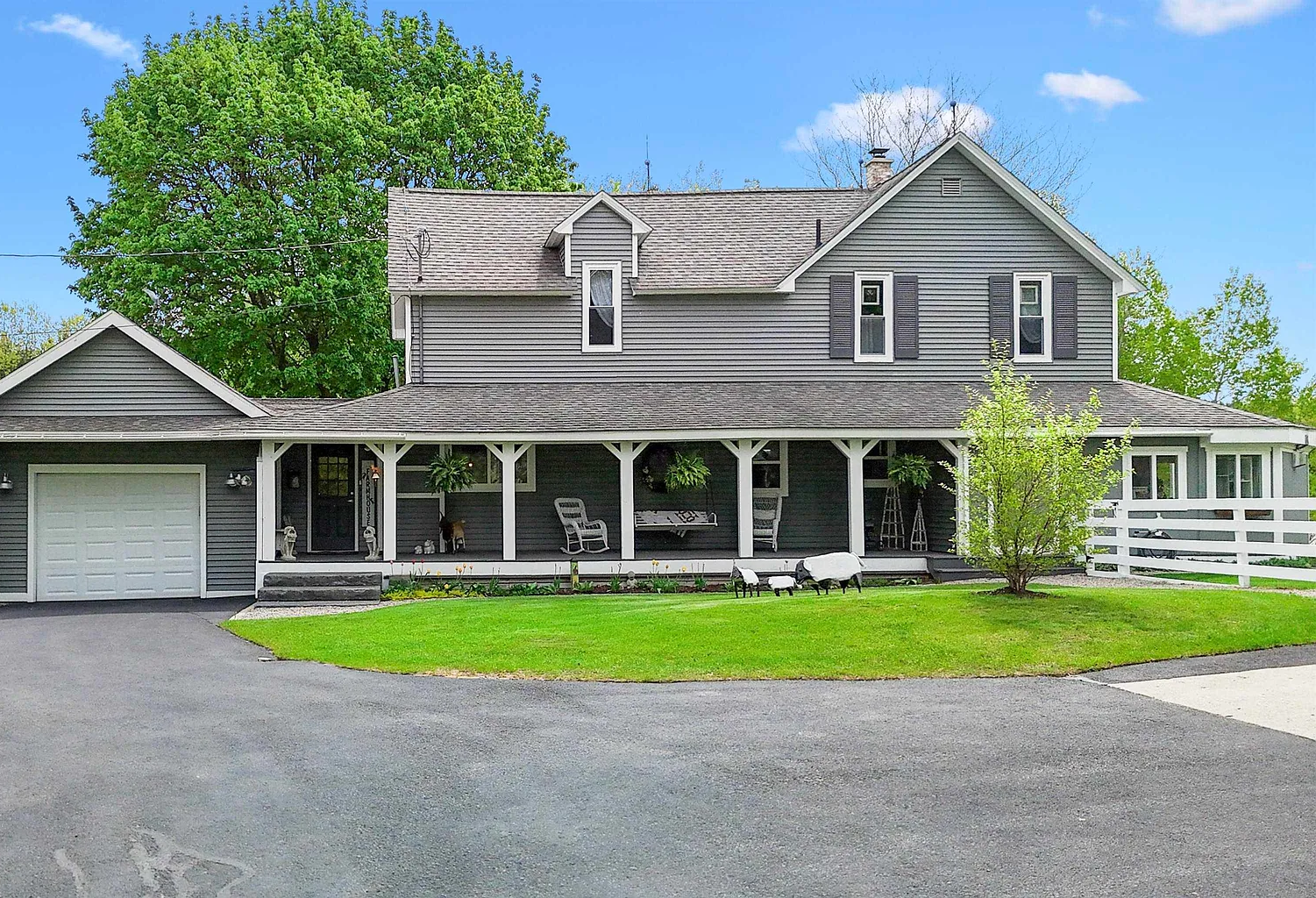 Farmhouse Therapy – A Timeless Lakeside Retreat in Long Lake Township