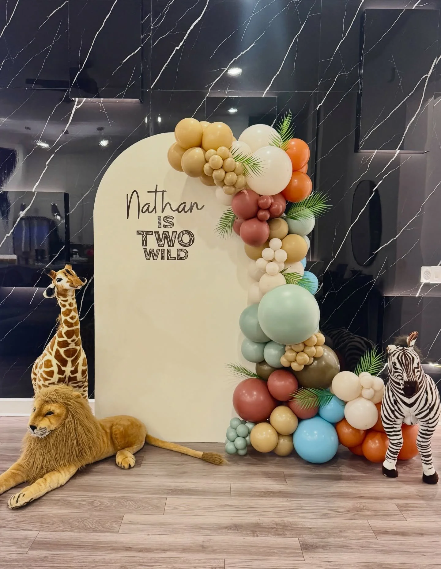 TWO Wild 🦓☀️🦒💚