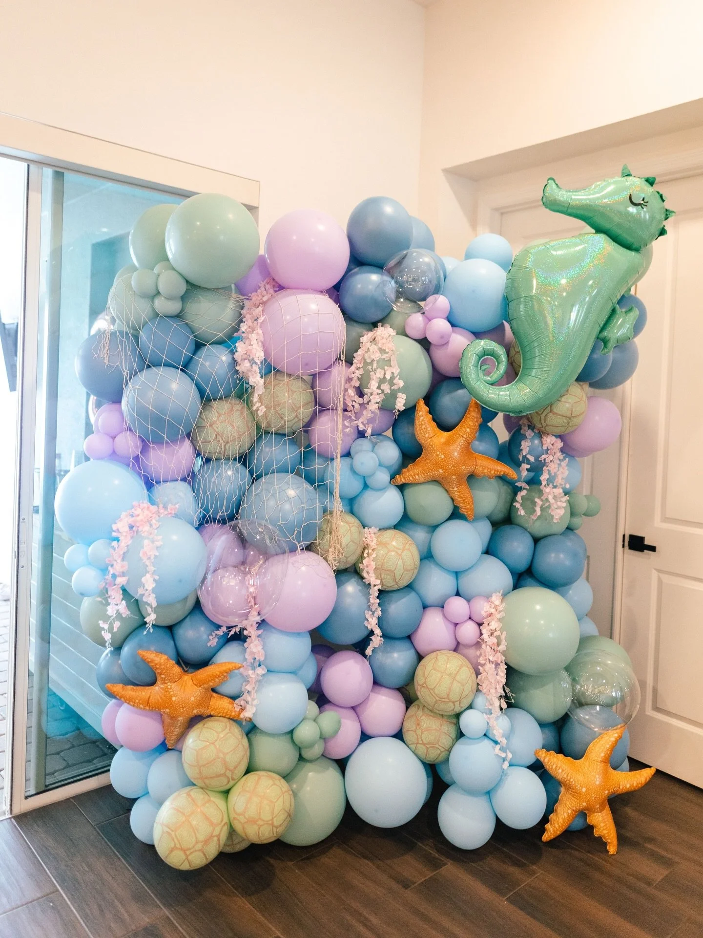 Our favorite part will always be the details ✨
A sweet, intimate under-the-sea celebration for Hattie turning three, designed for a cozy morning with family and friends before SeaWorld 🐠🤍🐙