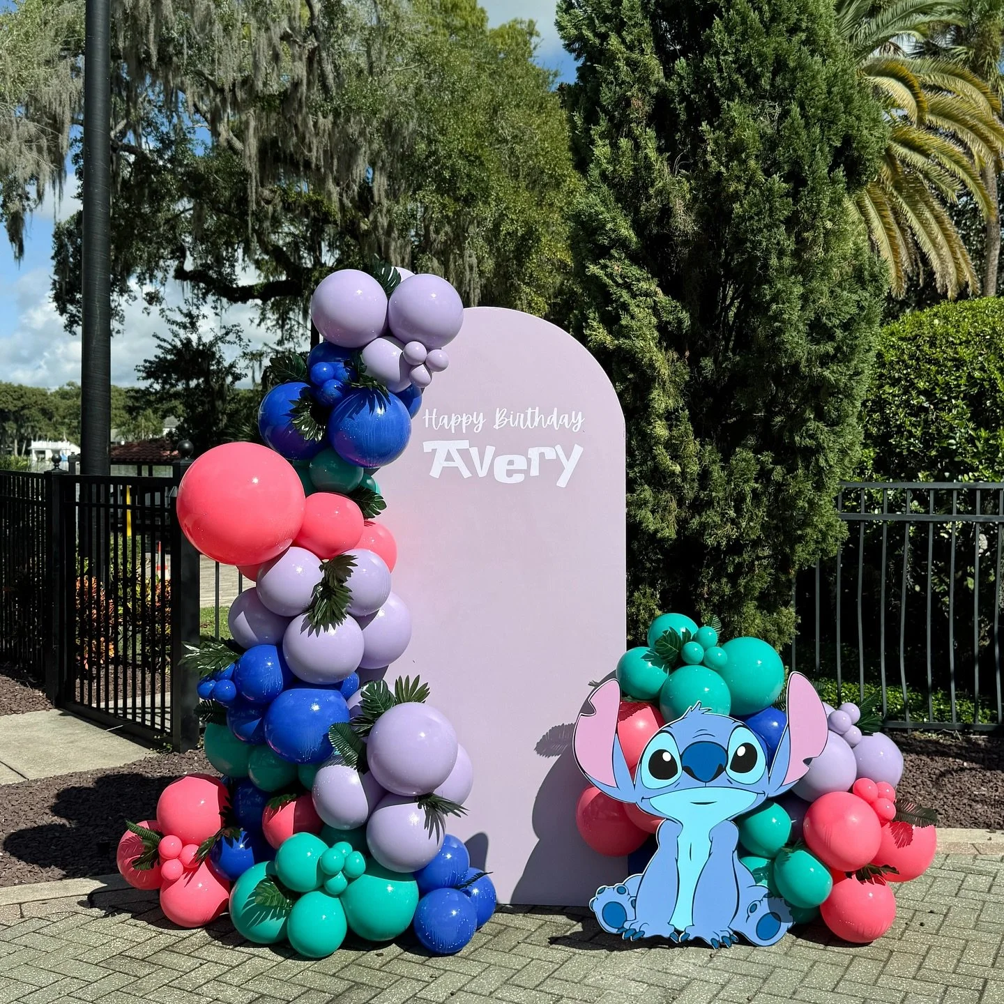 The bold colors, the sweetest Stitch cut-out, and those little greenery touches&hellip; this setup is easily one of my favorites yet 💙🌺🍍 Thank you for trusting us to be part of your special celebrations!