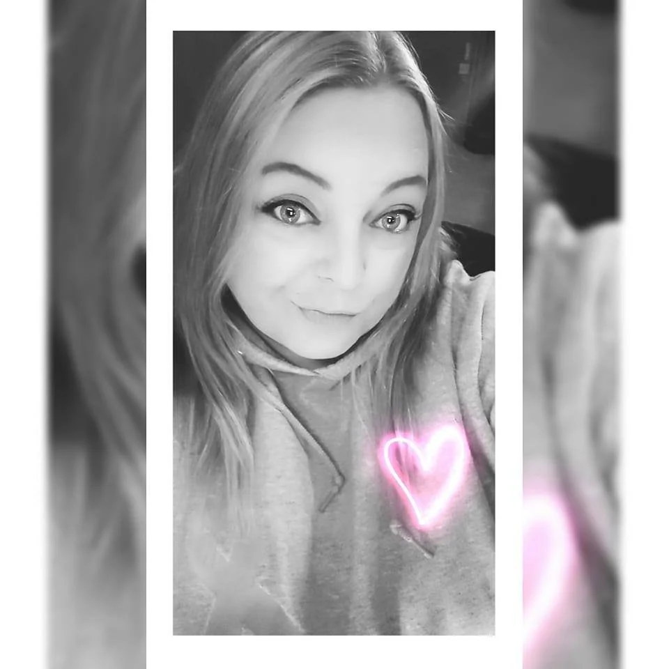 wedding guest giving DJ obie 5 stars for being a wonderful wedding dj