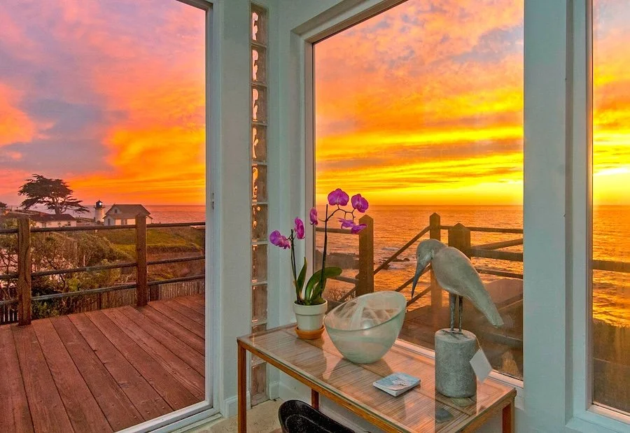 amazing sunroom.jpg