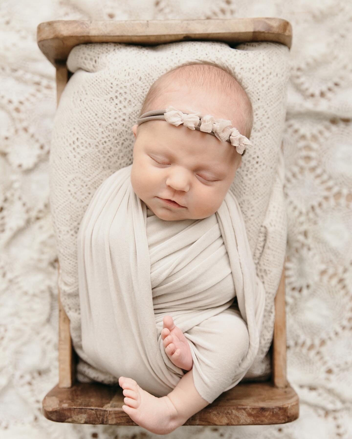 This little one brought all the personality to her newborn session, just look at that tiny tongue and those perfect toes! Wrapped up in cozy neutrals and surrounded by love, she was a total dream to photograph. 💕
.
#NewbornPhotography #StudioSession