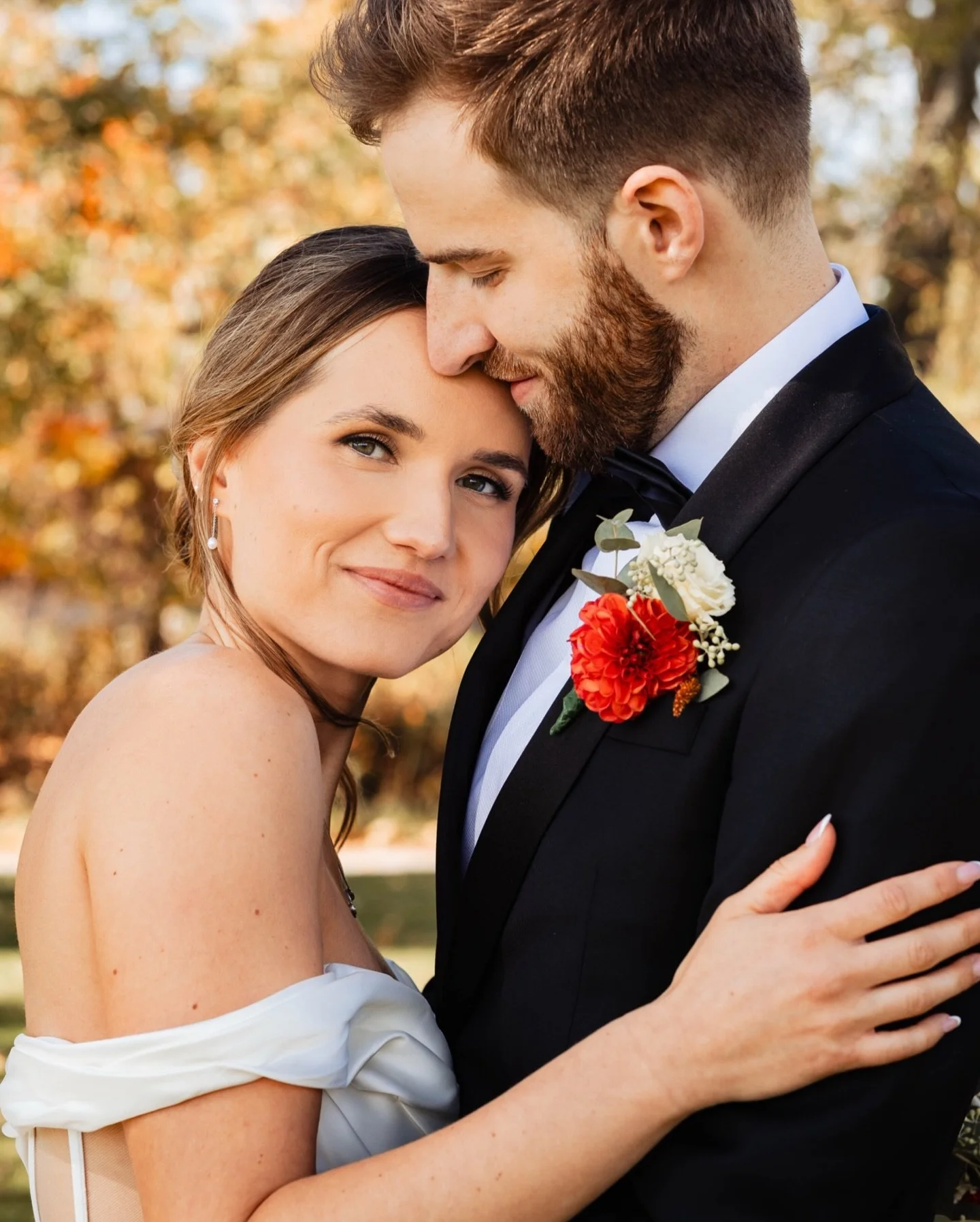 A perfect fall day at Eganridge Resort, Country Club &amp; Spa 🤍🍂

The leaves were at their peak, wrapping everything in the most incredible shades of gold, amber, and deep red&mdash;setting the scene for such a beautiful celebration. From the cris