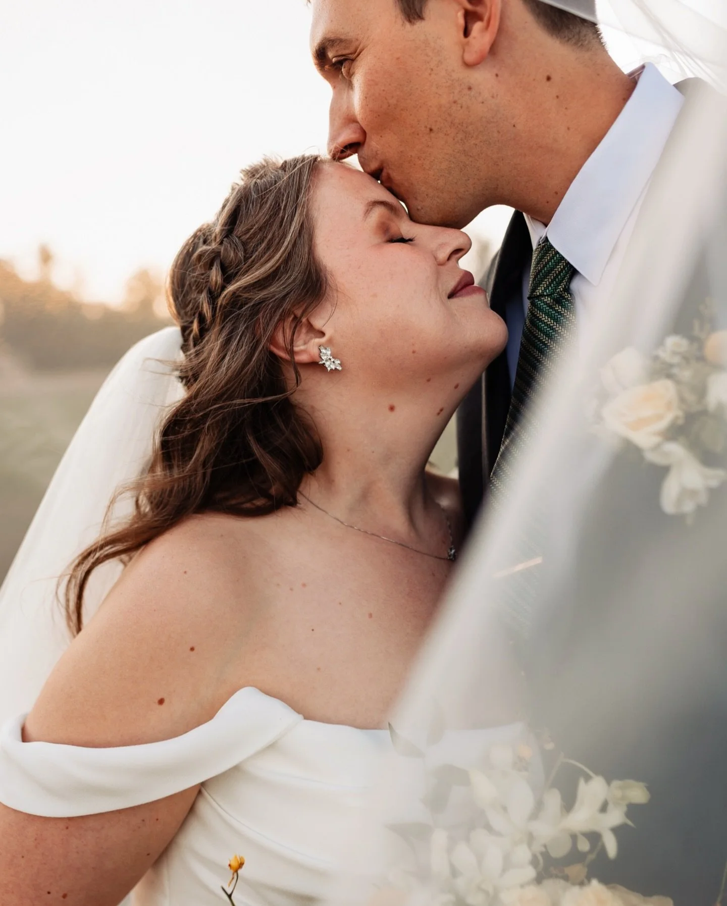 Wedding season is almost here and I couldn&rsquo;t be more excited ✨
The love stories, the happy tears, the beautiful details, and all the moments in between&hellip; counting down the days until I&rsquo;m back capturing another season of unforgettabl