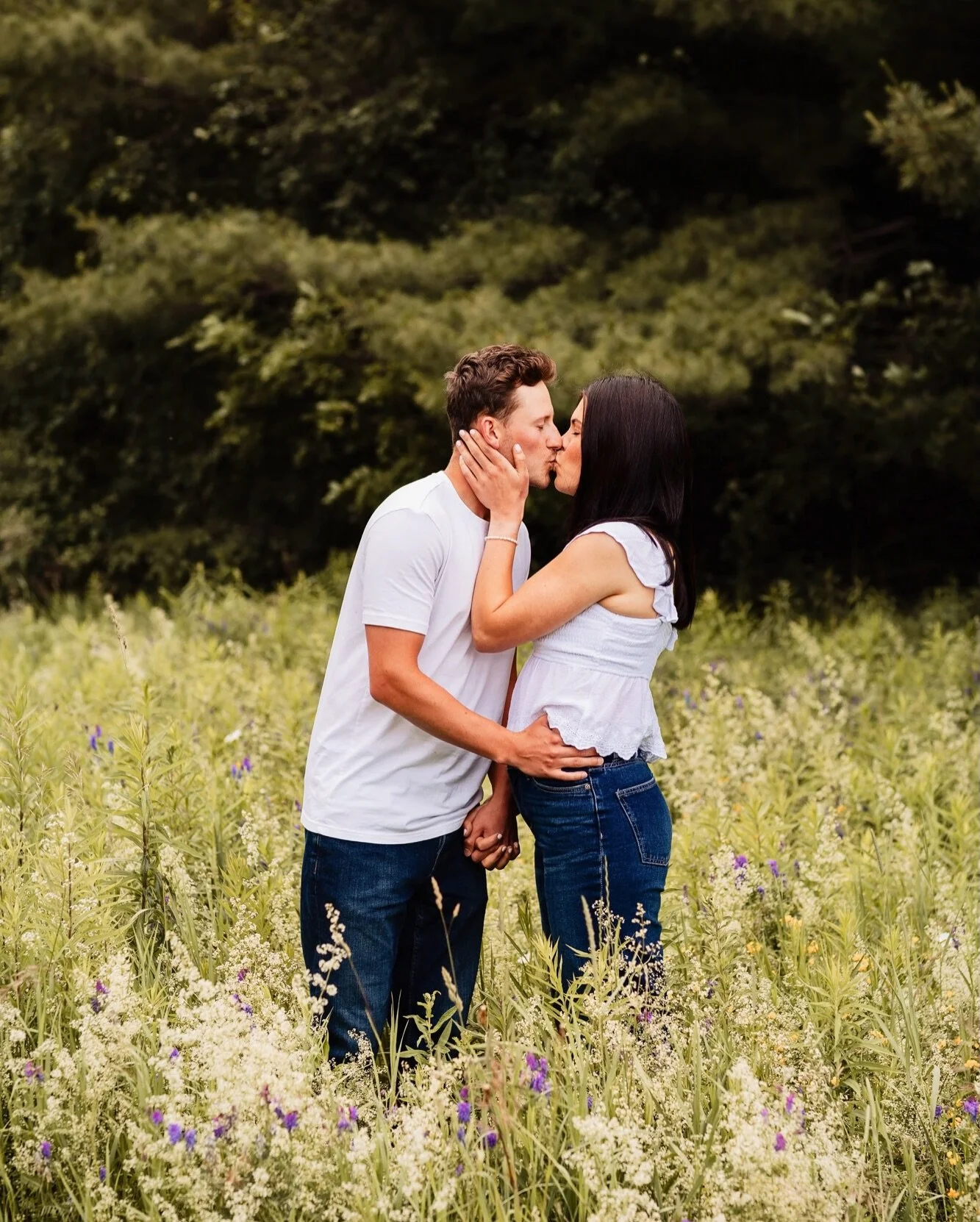 Young love, summer evenings, and SO much laughter. 🤍 

I love during couples session when they can just relax, laugh, be themselves, and let all those little in-between moments happen naturally.

These two made my job way too easy! So much love, so 