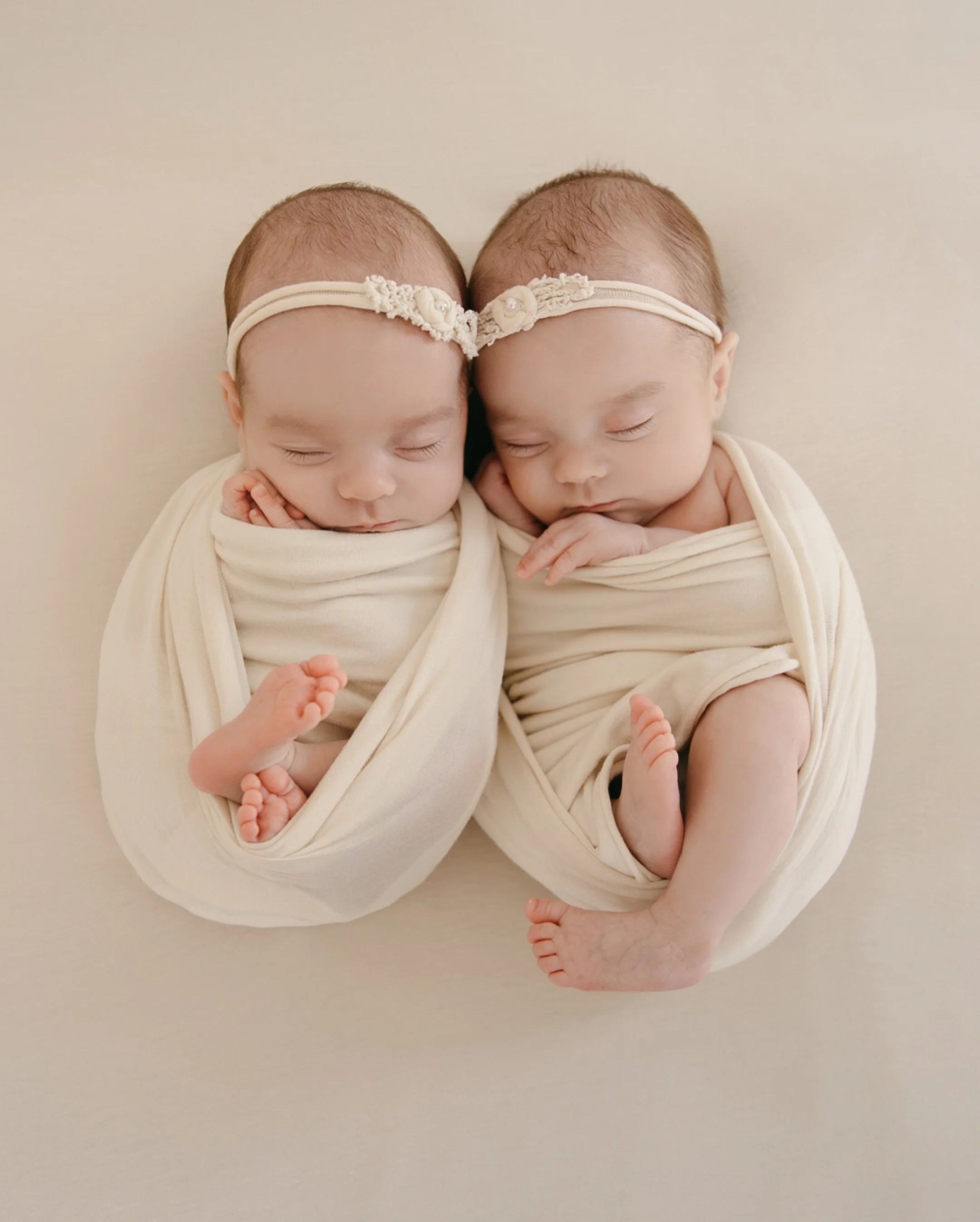 Recently we had twin newborn girls into the studio. 🤍🤍 Double the tiny fingers, double the sleepy smiles, and double the sweetest baby snuggles. 

#TwinNewborns #NewbornTwins #TwinGirls #NewbornPhotography #KawarthaLakesPhotographer