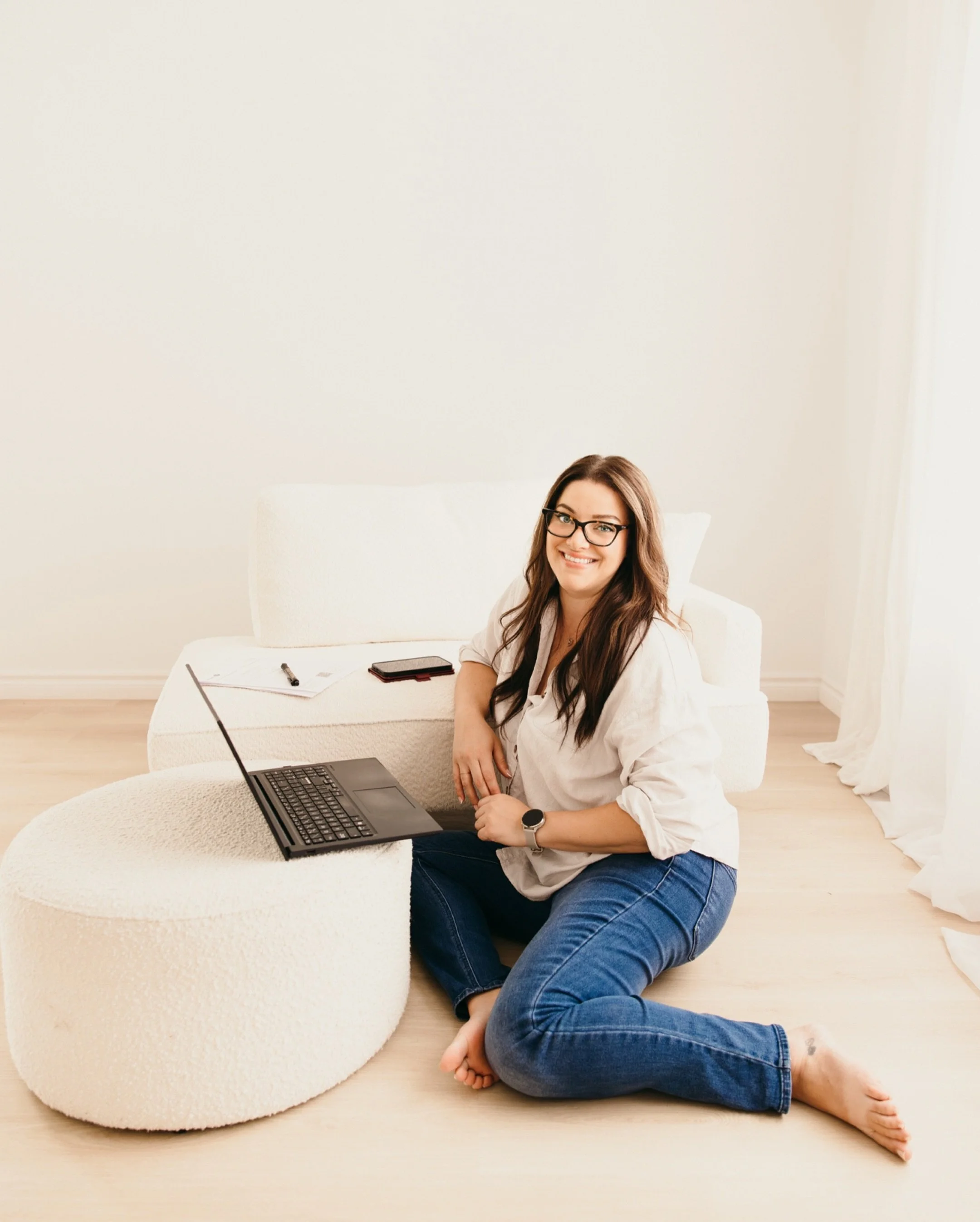 Your brand deserves more than just a headshot.

It deserves imagery that feels like you.

Natural. Confident. Effortless. A little undone. The kind of photos that capture your personality without trying too hard.

Because the best branding isn&rsquo;