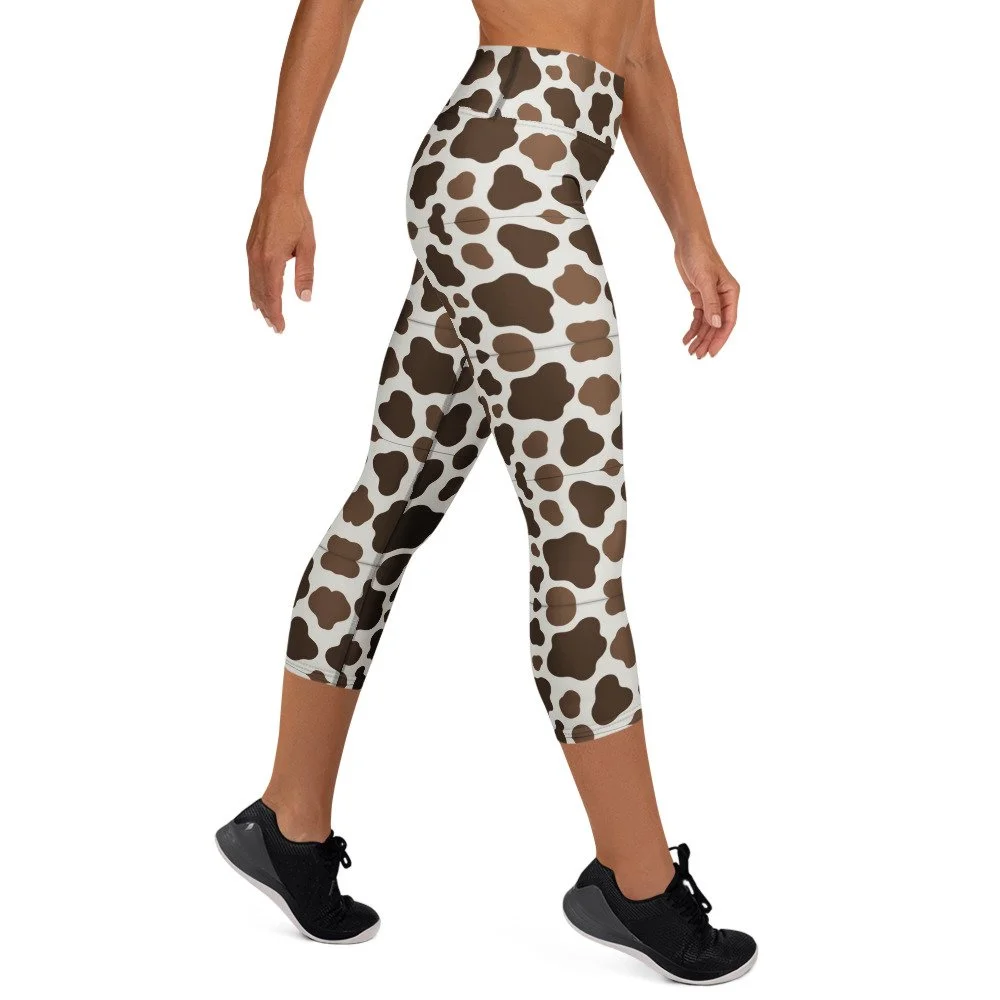 all-over-print-yoga-capri-leggings-white-right-6880e72aa5934.jpg