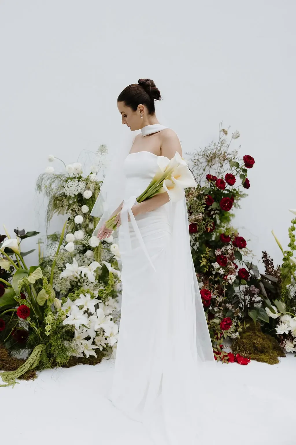 Sculptural Simplicity: Arum Lilies for a Modern Brisbane Wedding