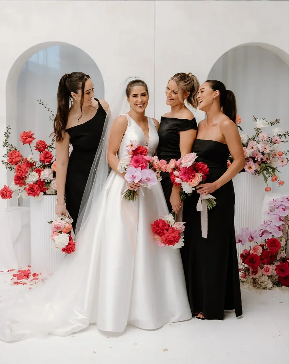 Brisbane Bridal Party with bright colourful Bouquets