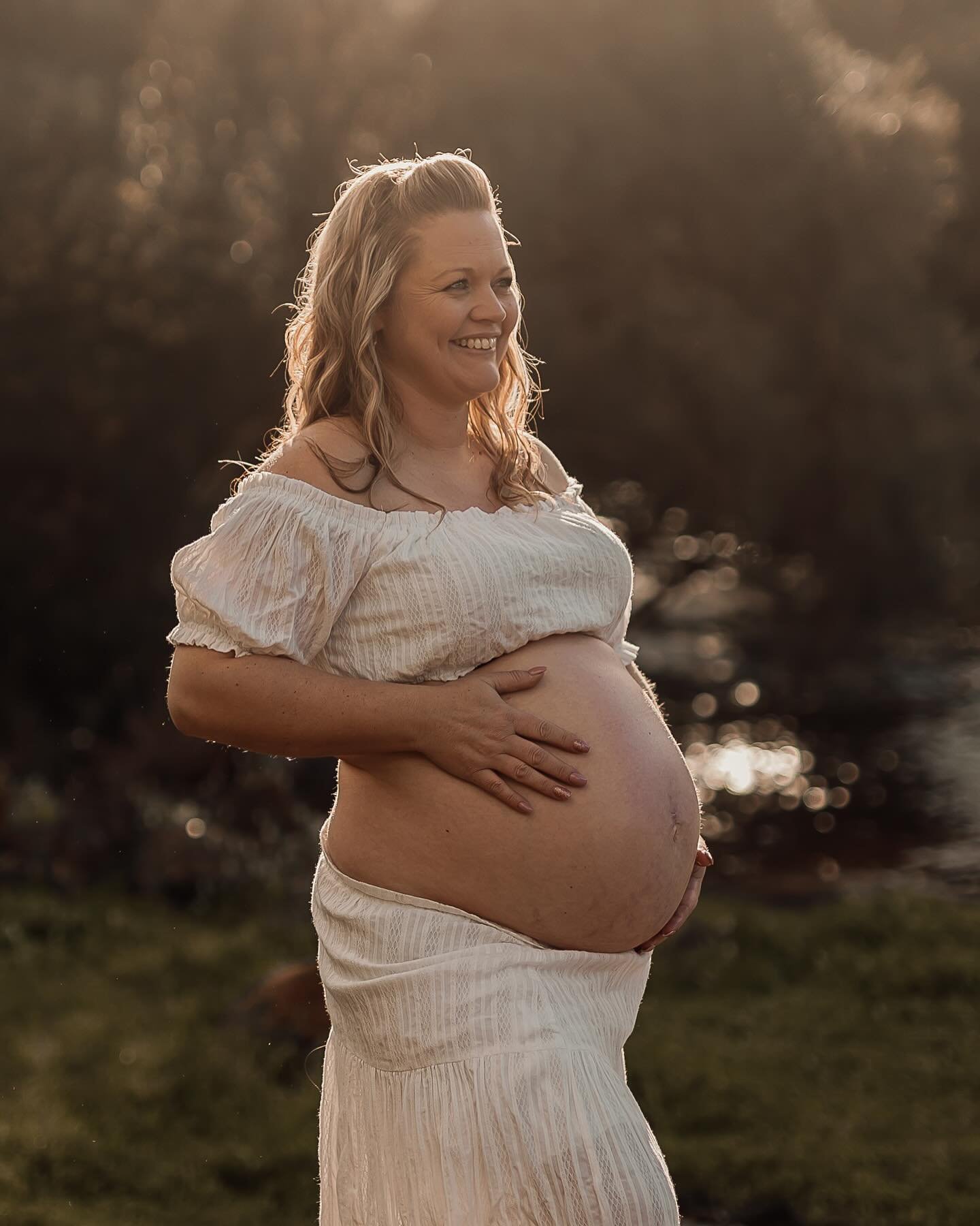 Mothers Day 🌻

Wait, isn&rsquo;t every day Mothers Day? Can&rsquo;t we change it around to &ldquo;Mothers Day Off&rdquo;? Can we change it to stop thinking that extravagent gifts, love bubbles for mum and breakfast in bed is what we all want? 

Let&