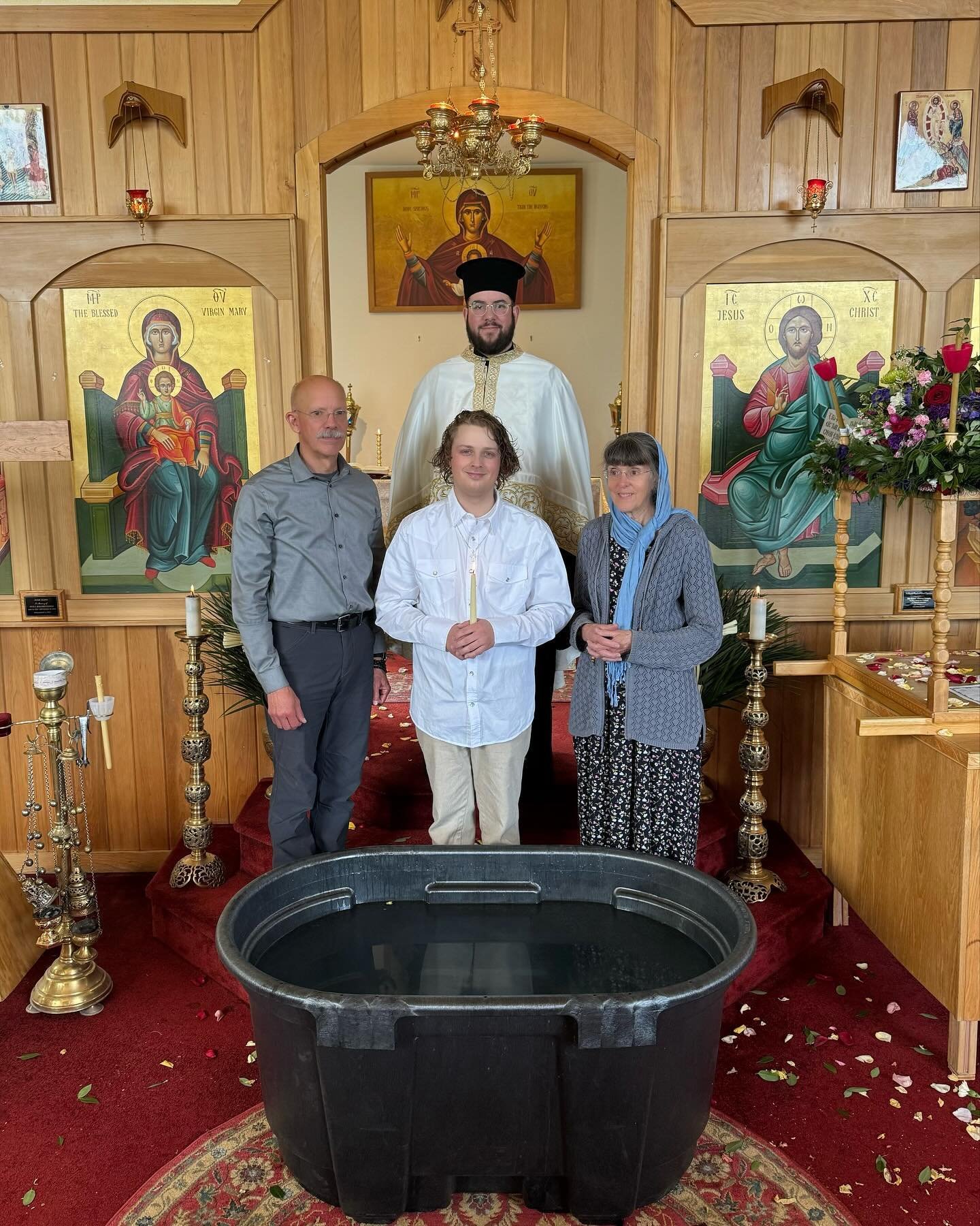 Today, following the Vesperal Liturgy, we welcomed Silouan (Samuel) into the Church. Glory to God who illumines and sanctifies everyone who comes into the world! Kali Anastasi!